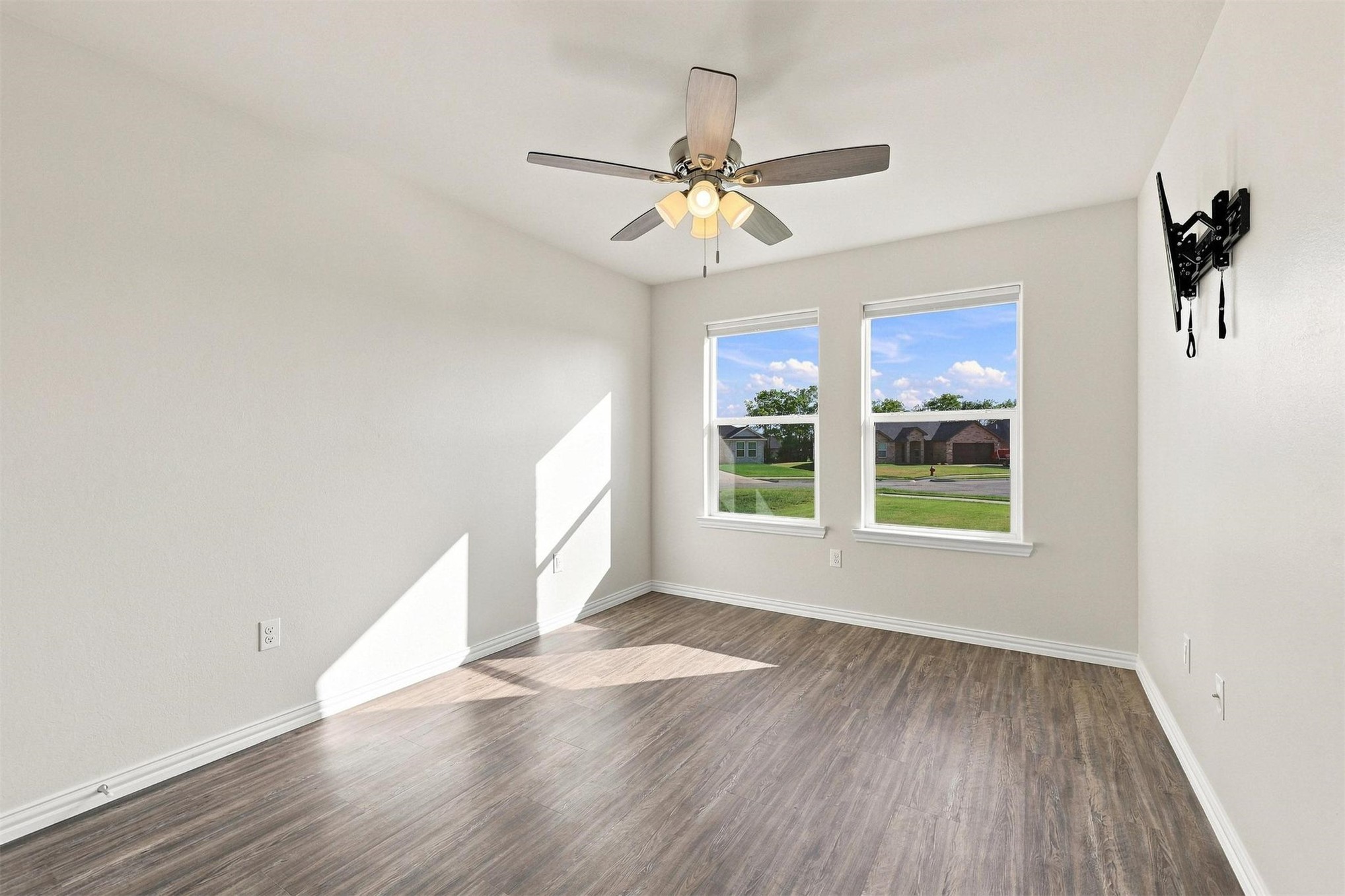 3018 Silver Charm Avenue Property Photo 31