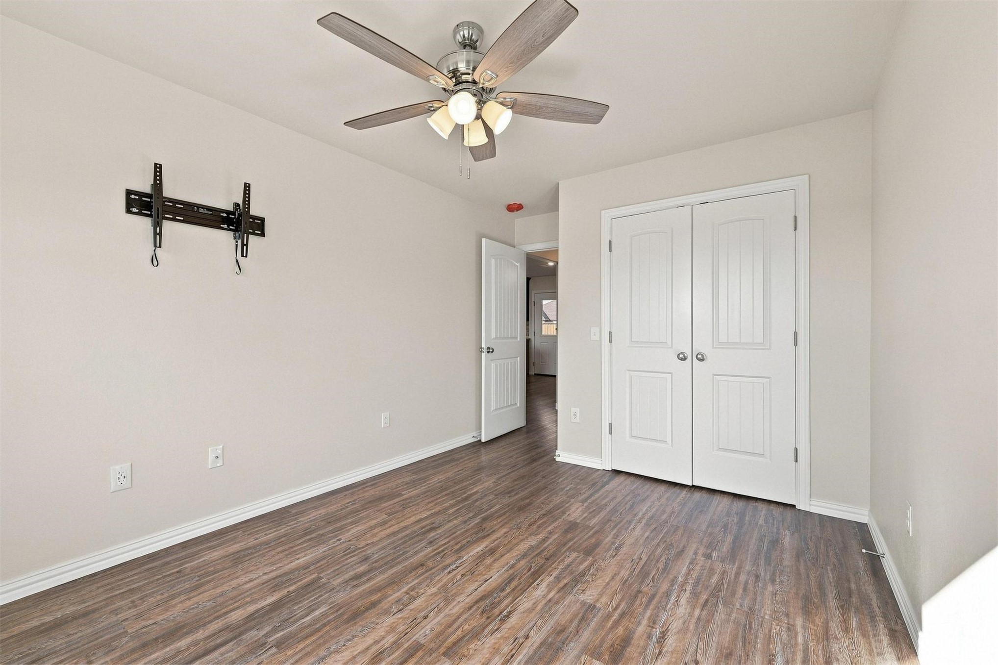 3018 Silver Charm Avenue Property Photo 32