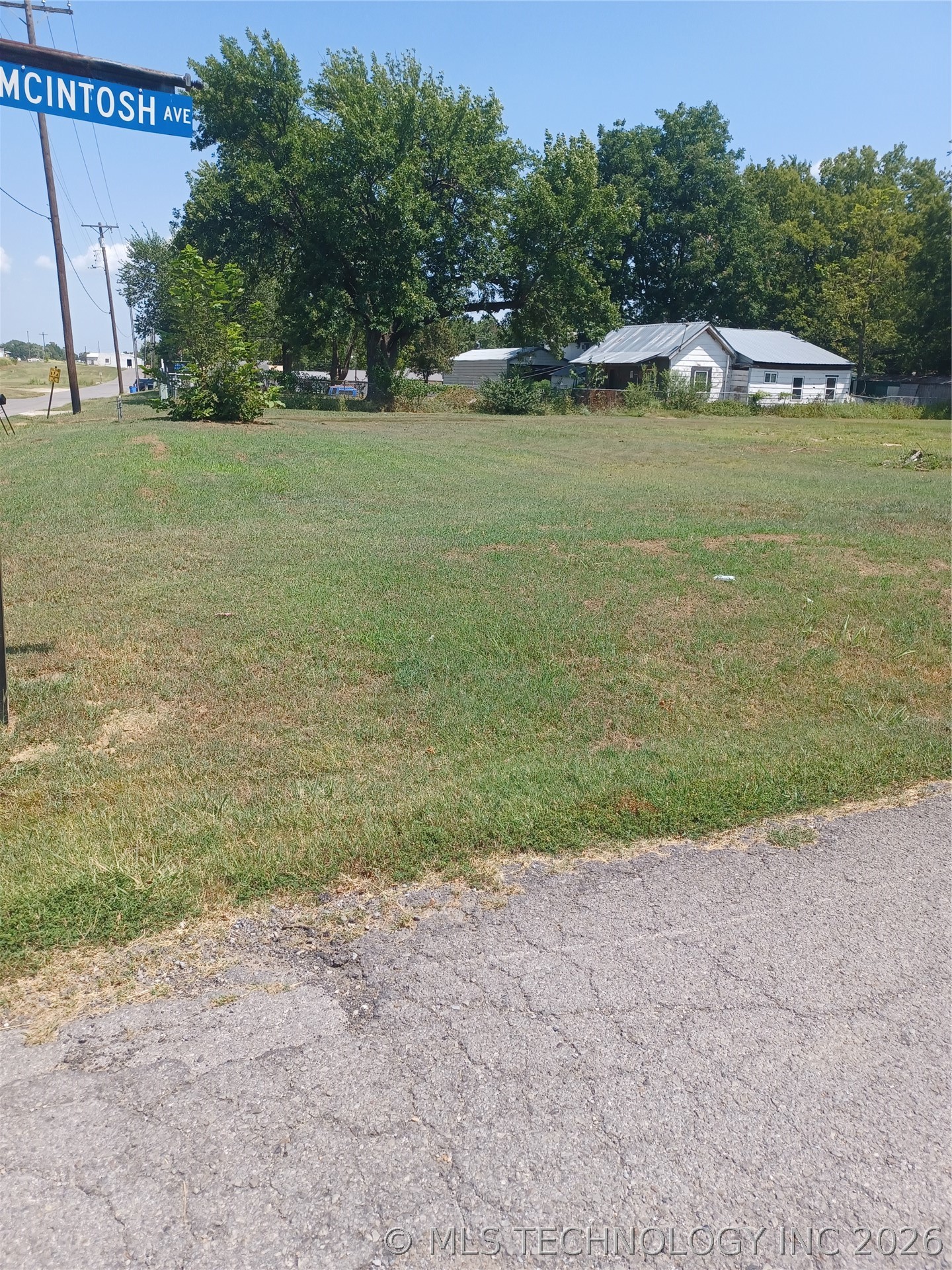 514 Se Main Street Property Photo 10