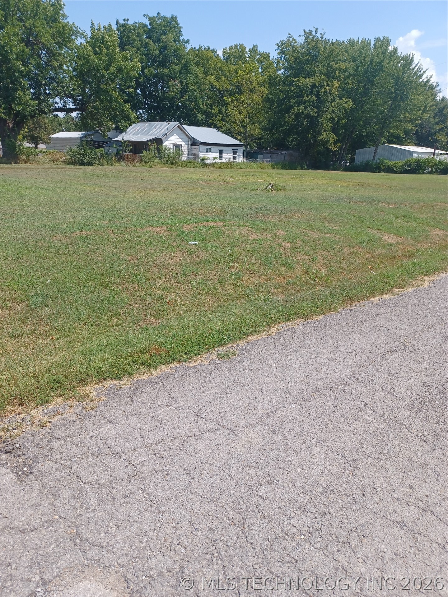 514 Se Main Street Property Photo 11