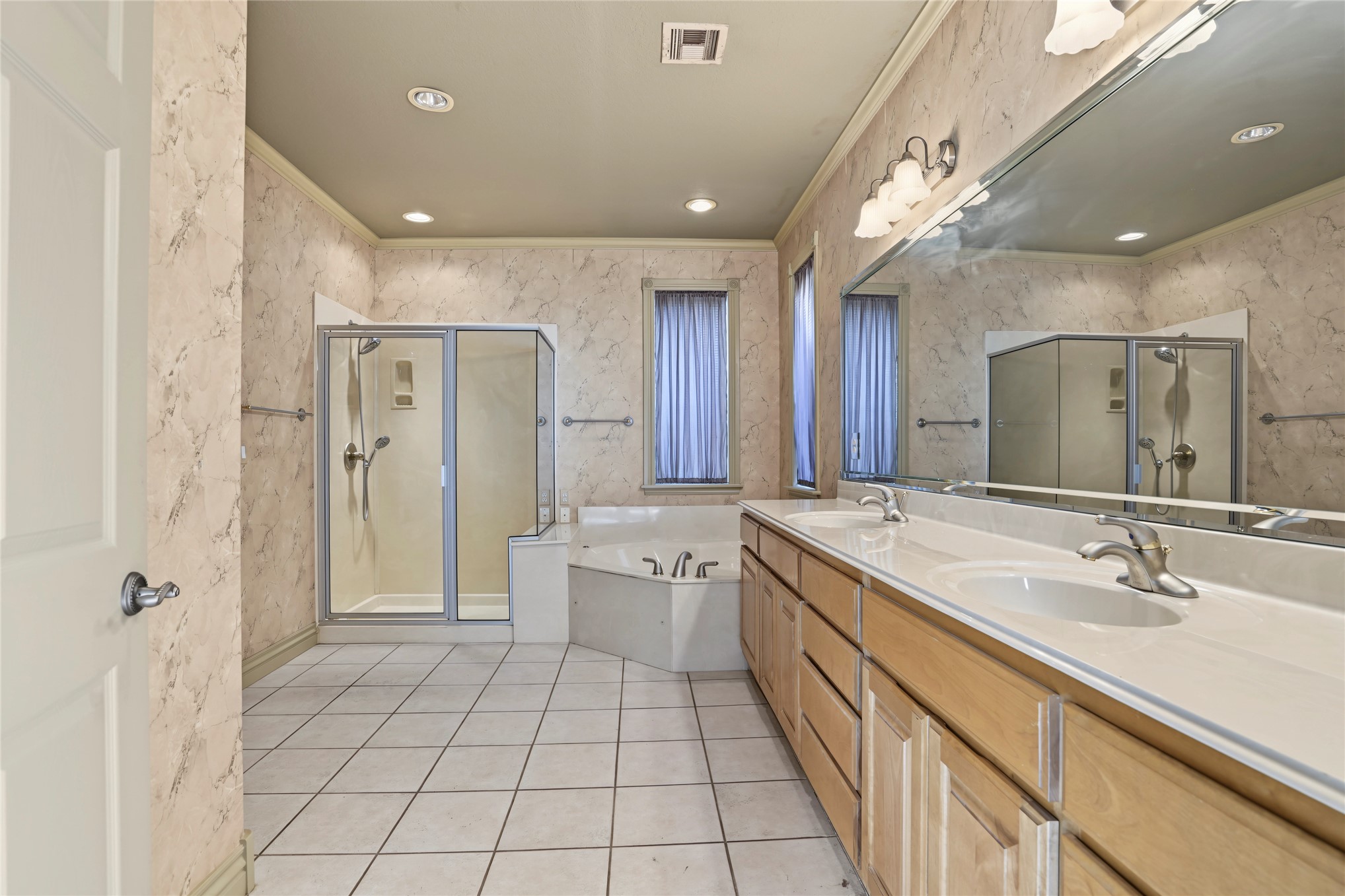 732 W 99th Street S Property Photo 18