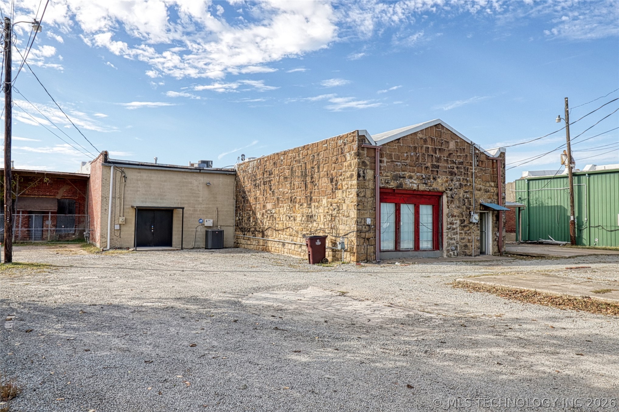 111 S Main Property Photo 4
