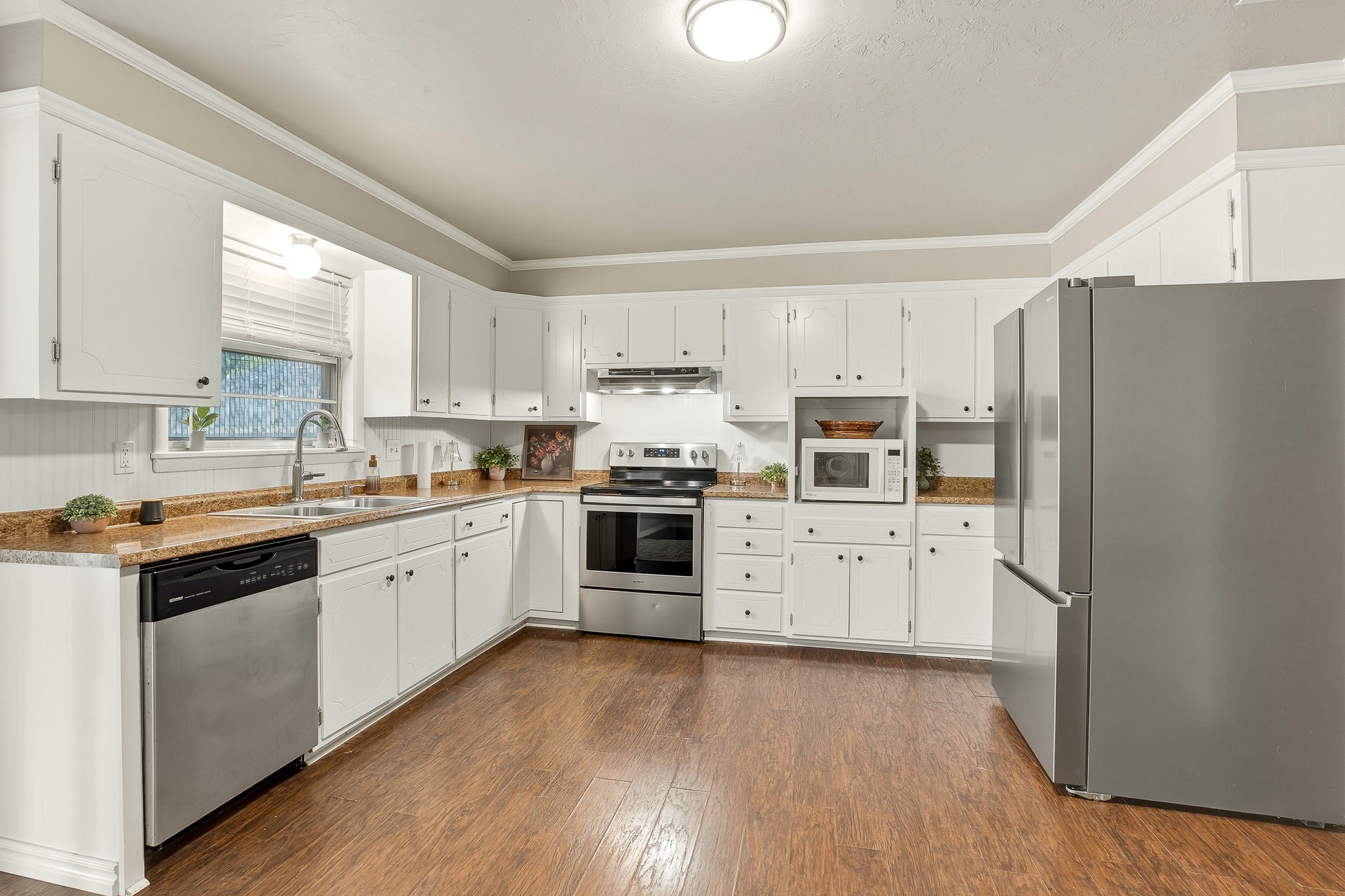 715 N Susan Avenue Property Photo 10