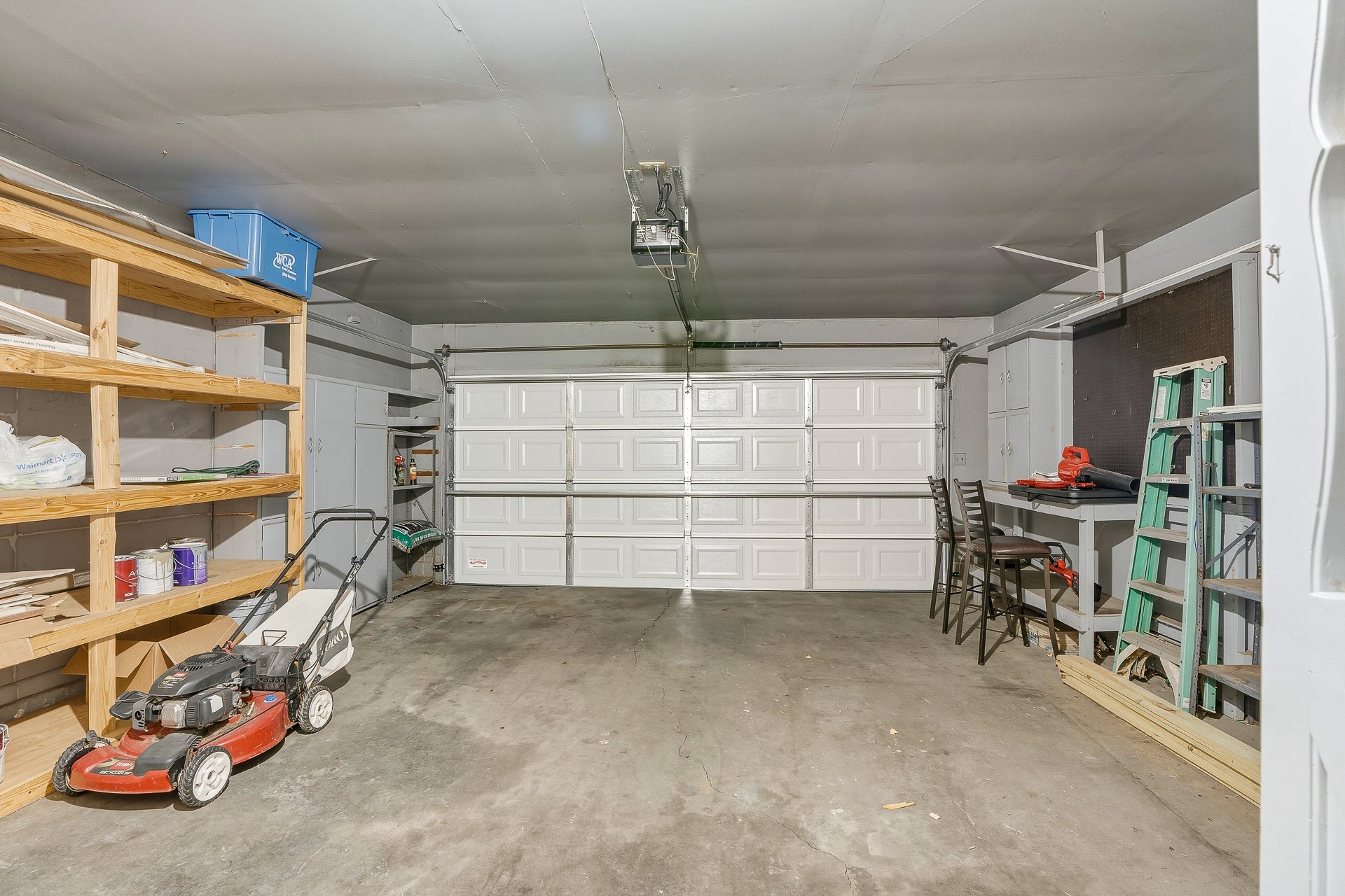 715 N Susan Avenue Property Photo 27