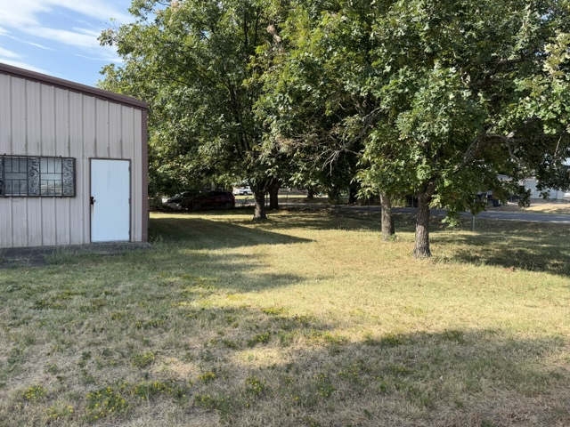 000 70 Highway Property Photo 2