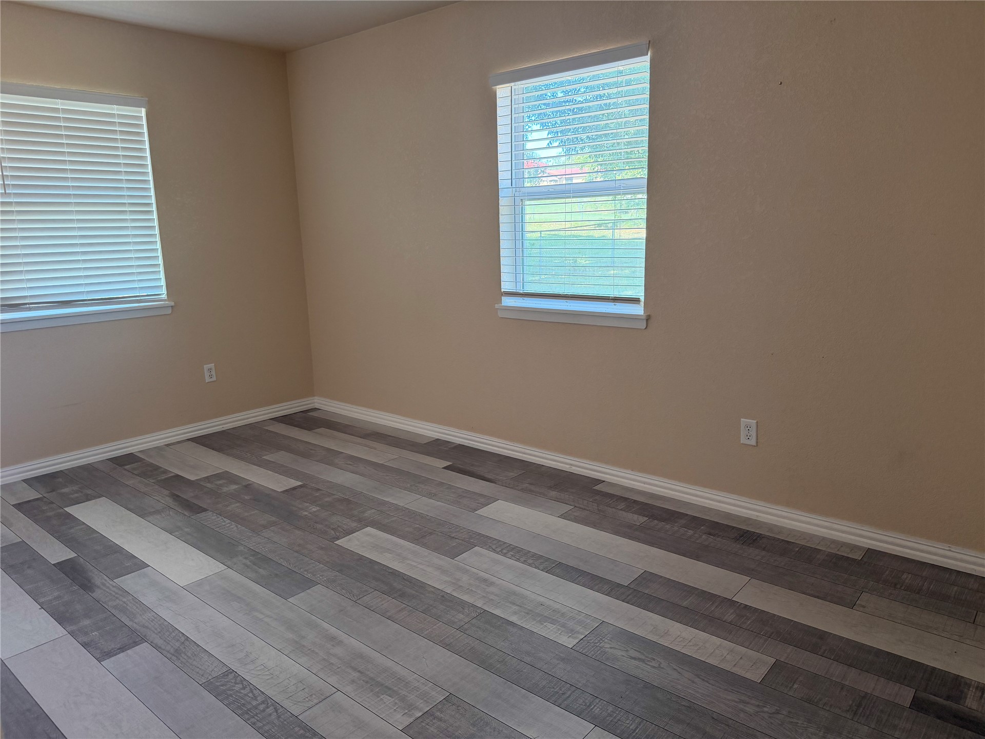 1204 Nw Gaye Street Property Photo 23