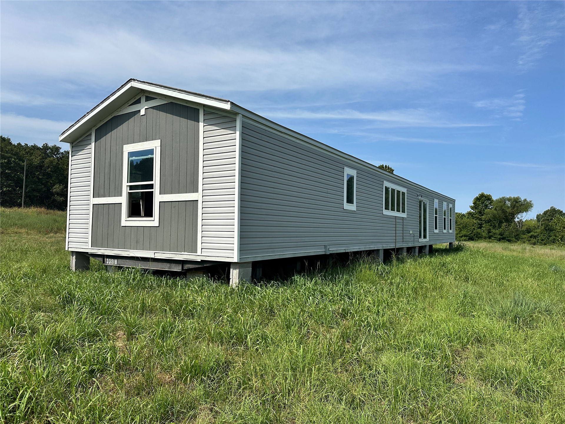 123 E 1215 Road Property Photo 2