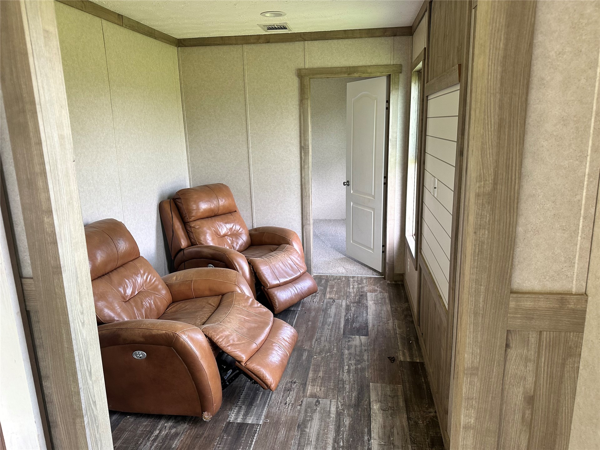 123 E 1215 Road Property Photo 17