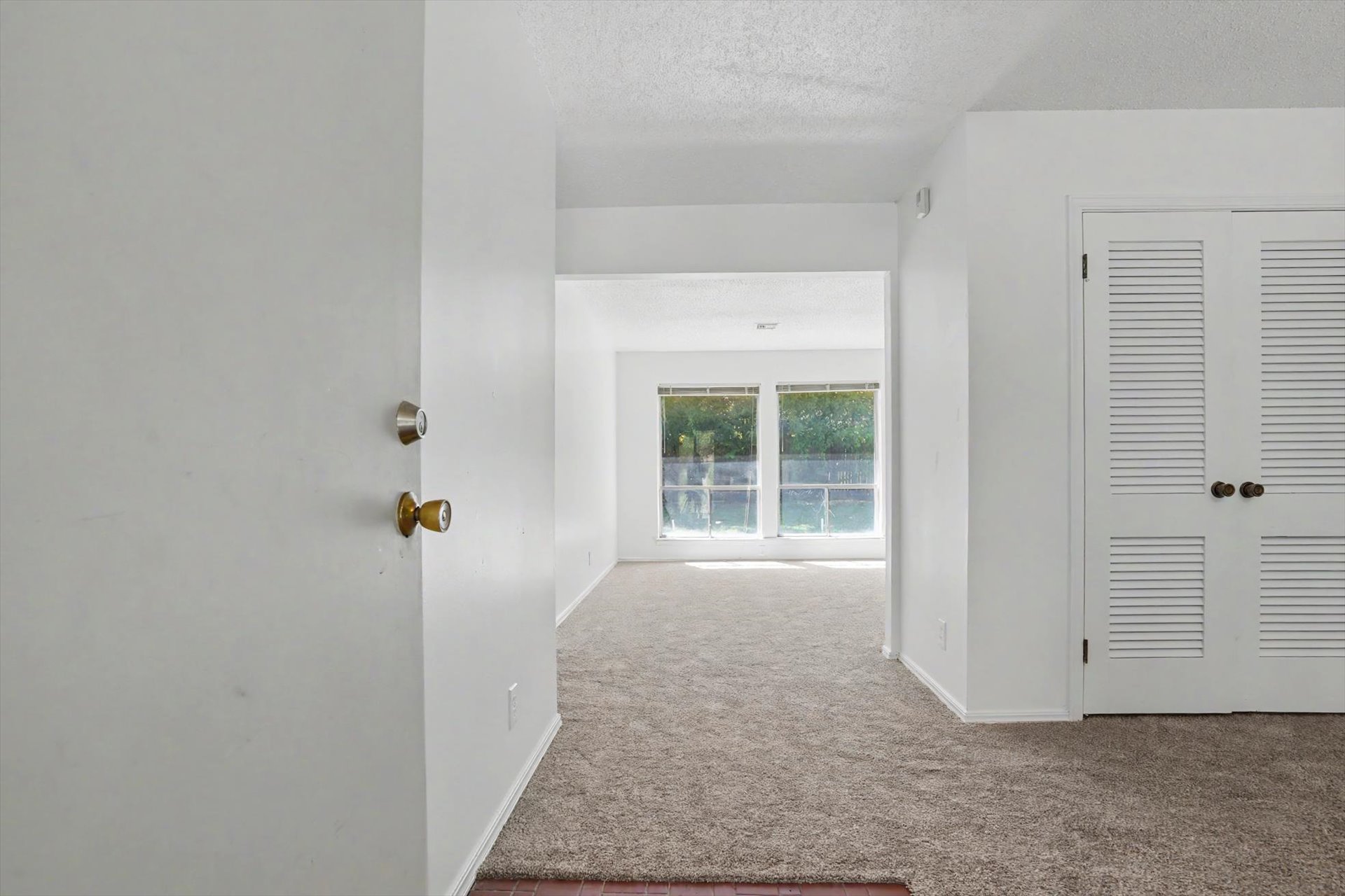 1544 S 69th East Avenue Property Photo 6
