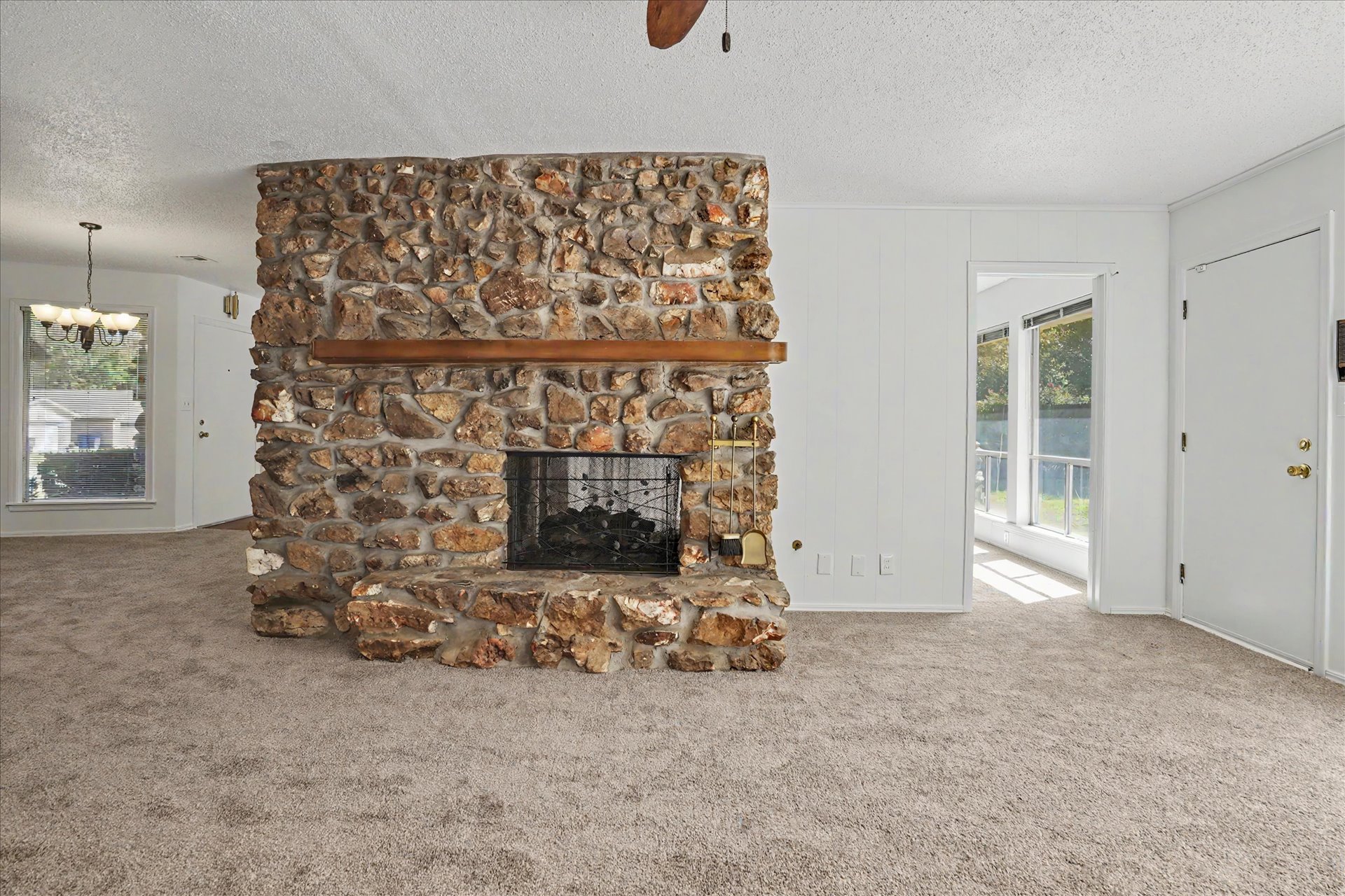 1544 S 69th East Avenue Property Photo 17