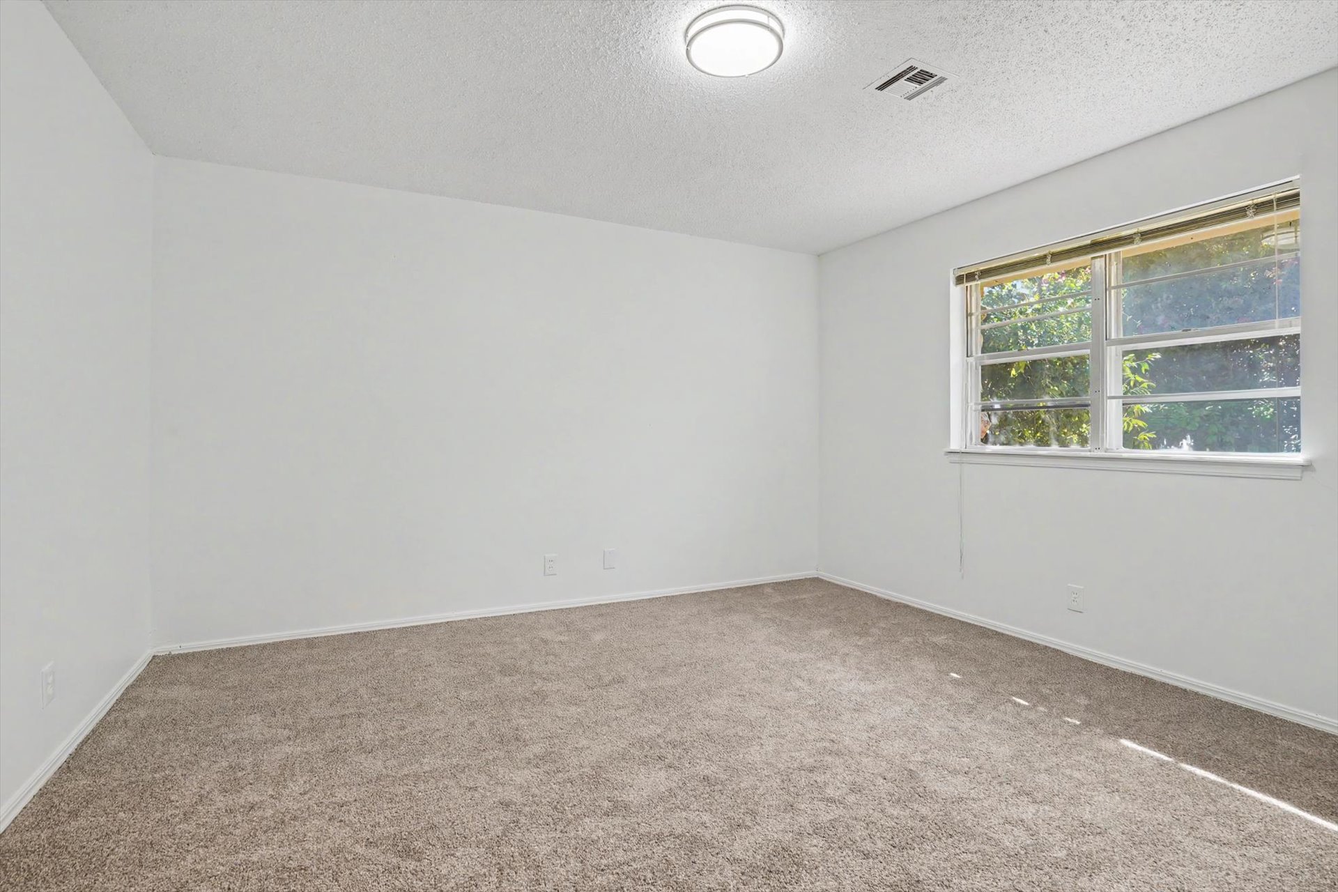 1544 S 69th East Avenue Property Photo 30