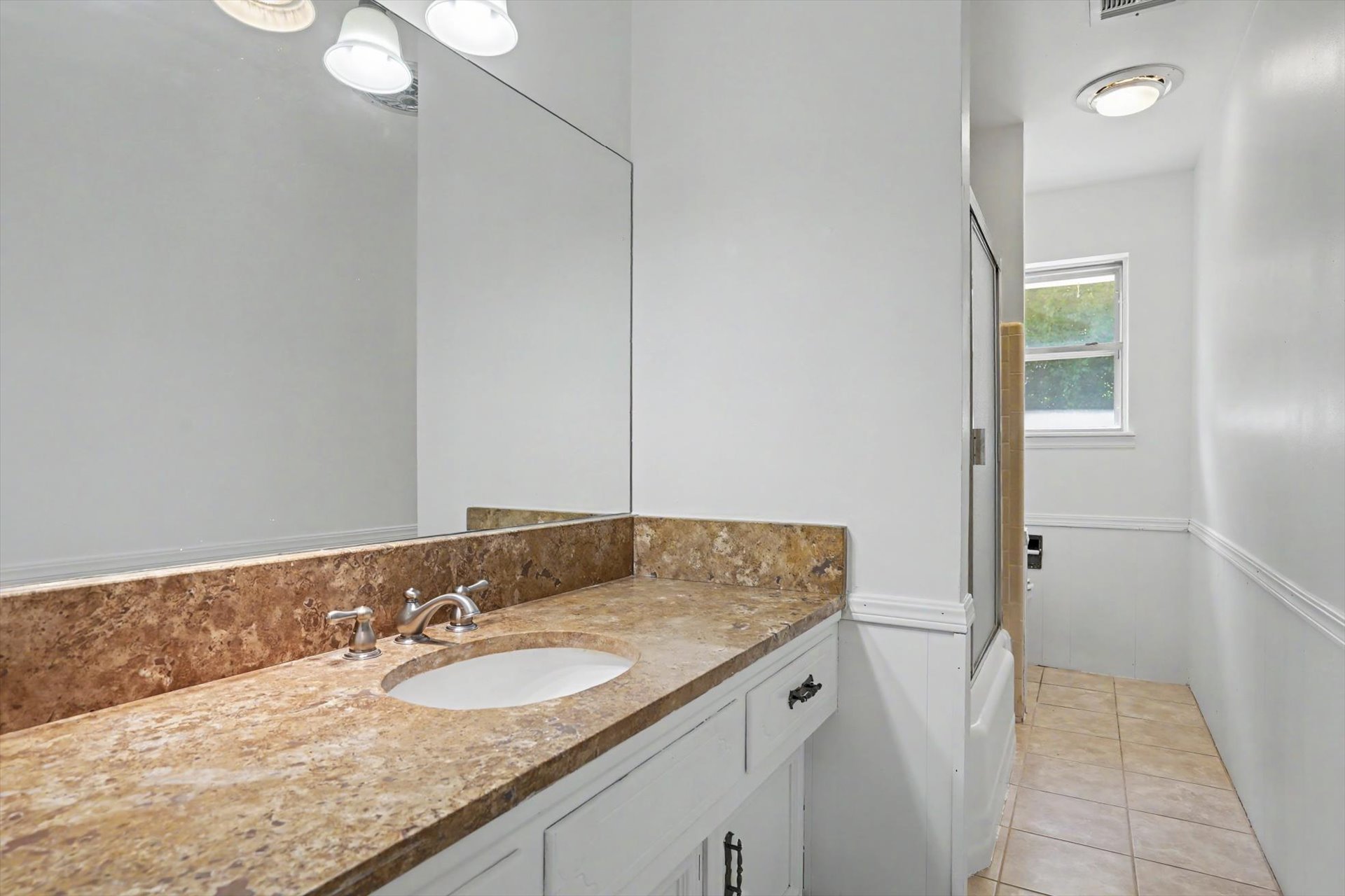 1544 S 69th East Avenue Property Photo 31