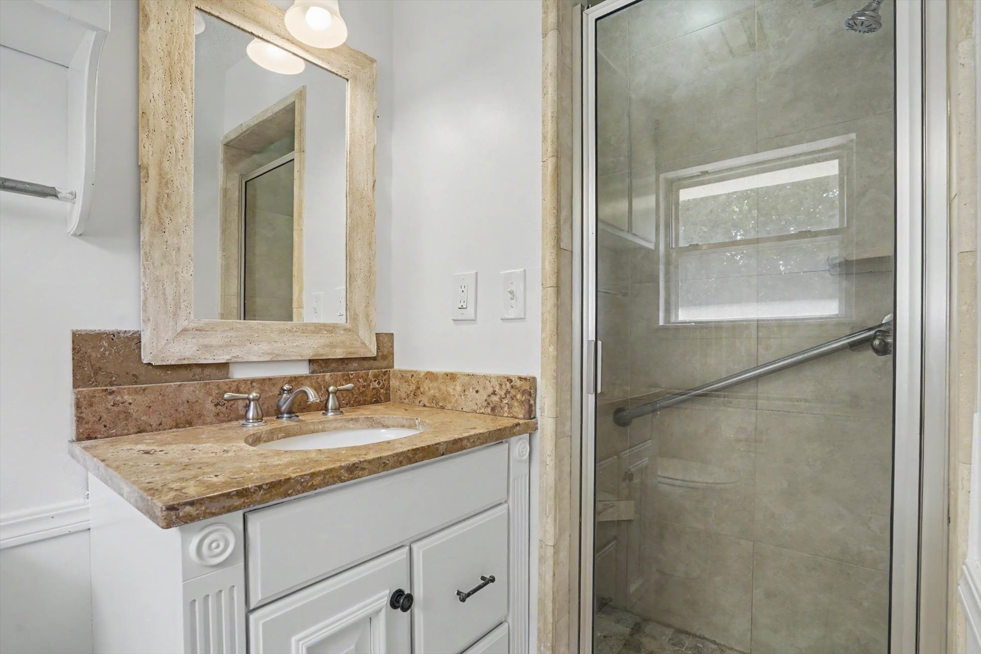 1544 S 69th East Avenue Property Photo 32