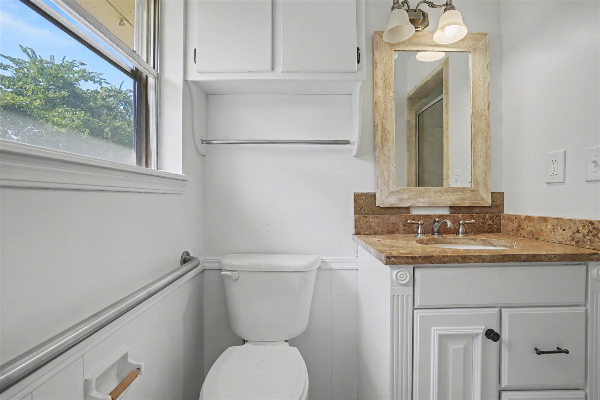 1544 S 69th East Avenue Property Photo 32