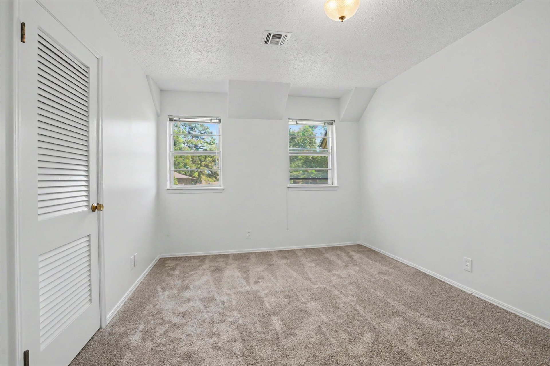 1544 S 69th East Avenue Property Photo 36