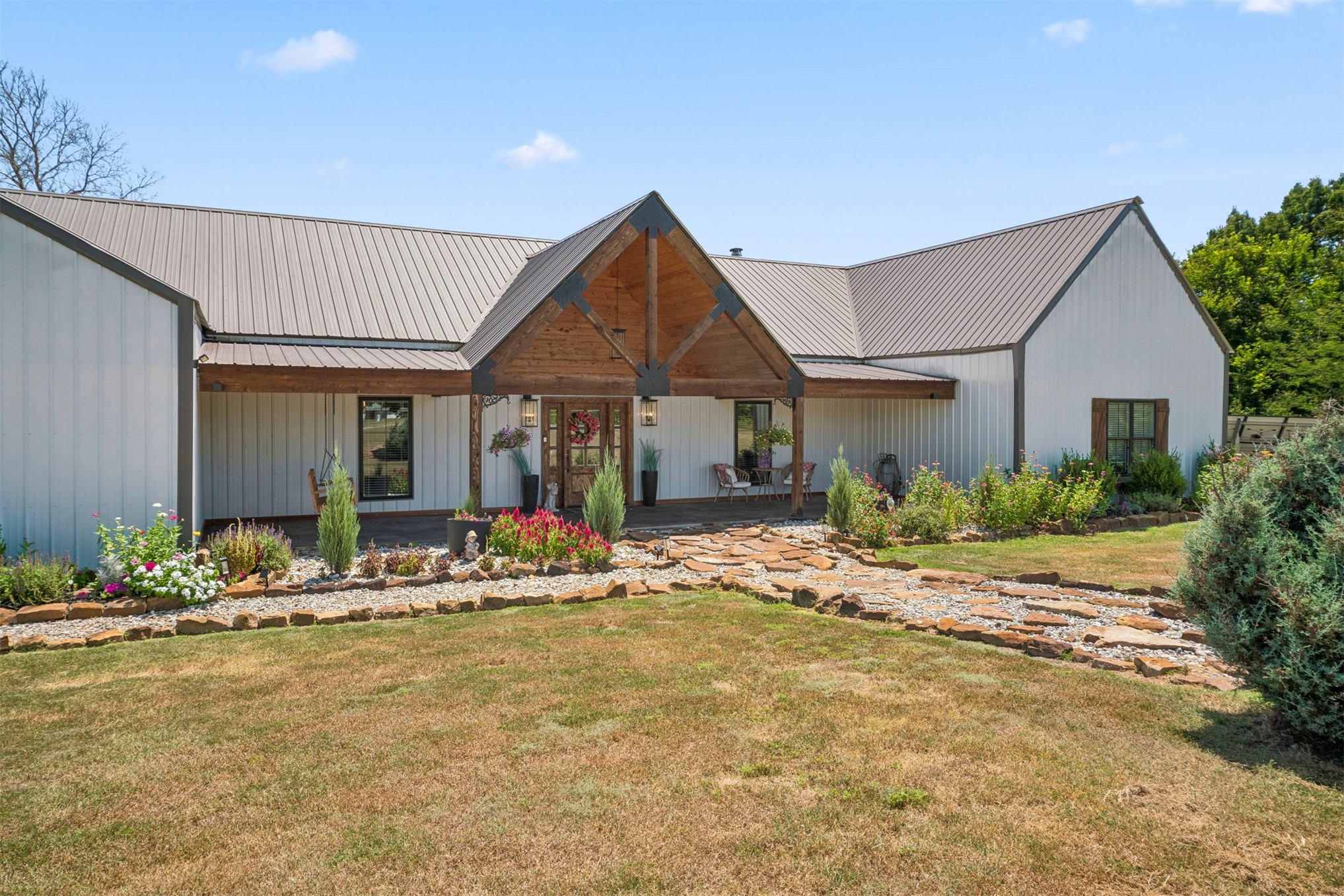 5086 N 427 Road Property Photo 2