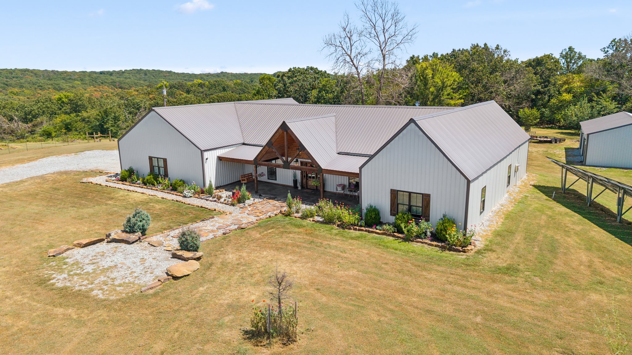 5086 N 427 Road Property Photo 4