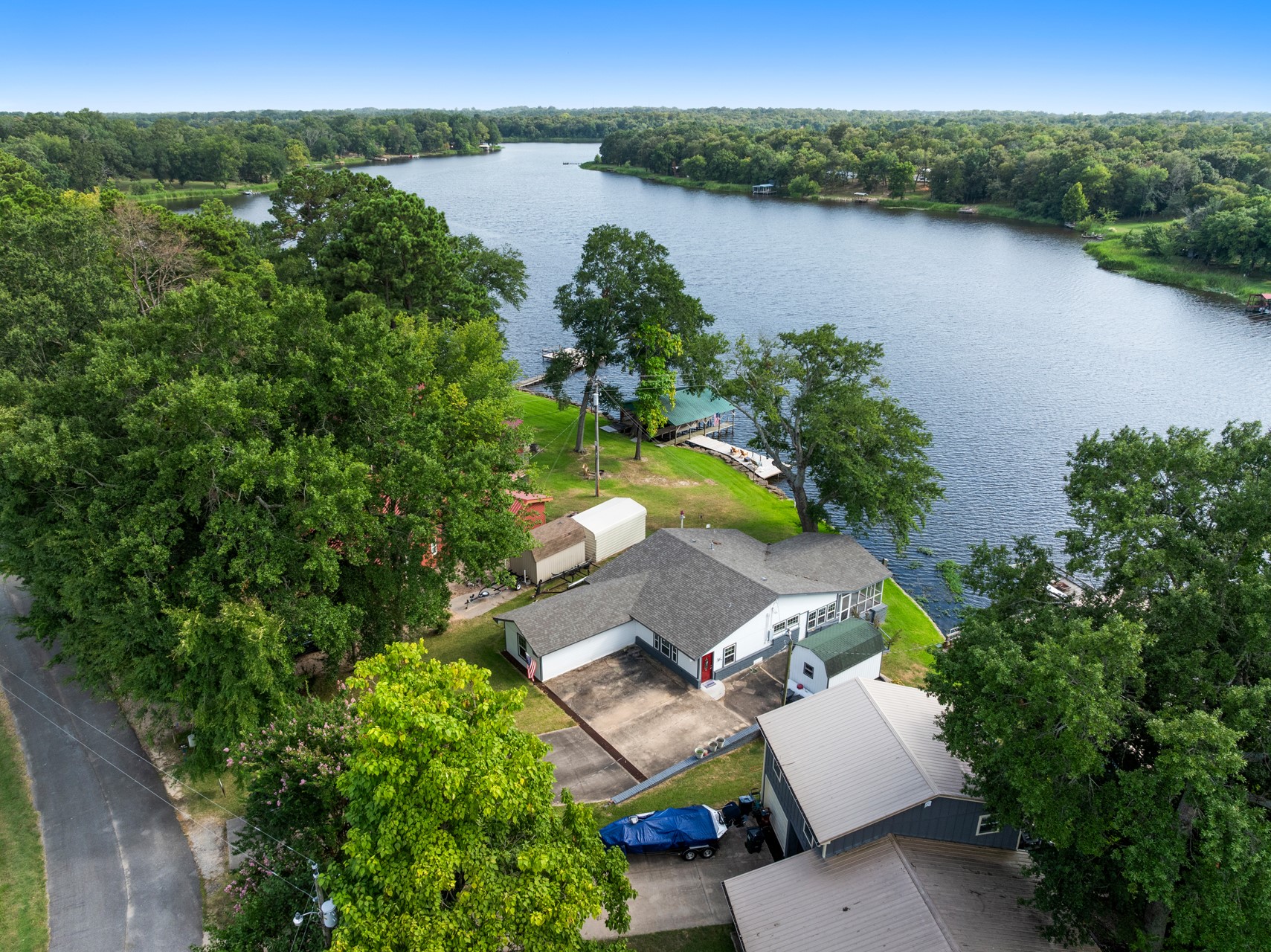1068 Lakeside Property Photo 2