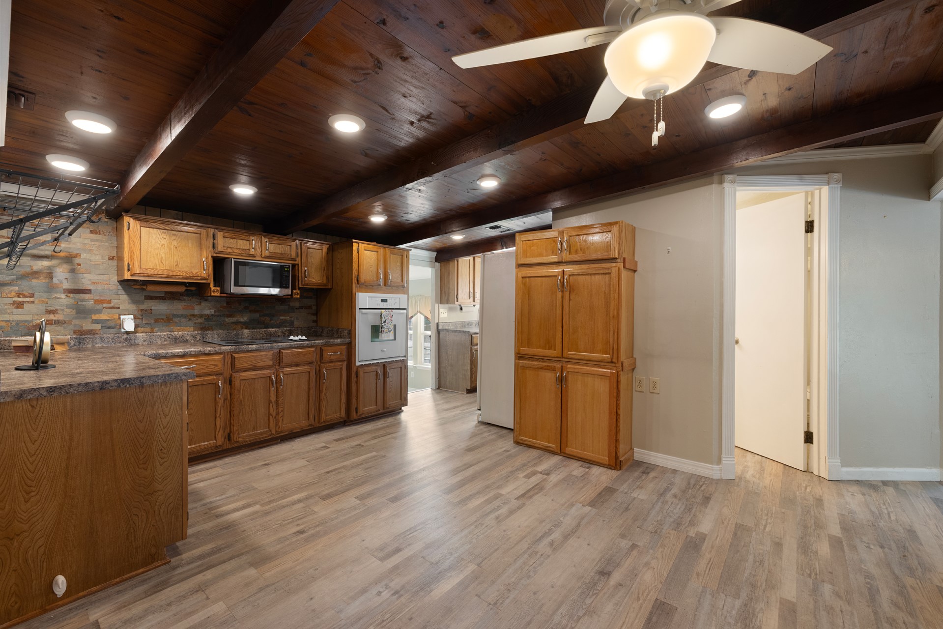 1068 Lakeside Property Photo 8