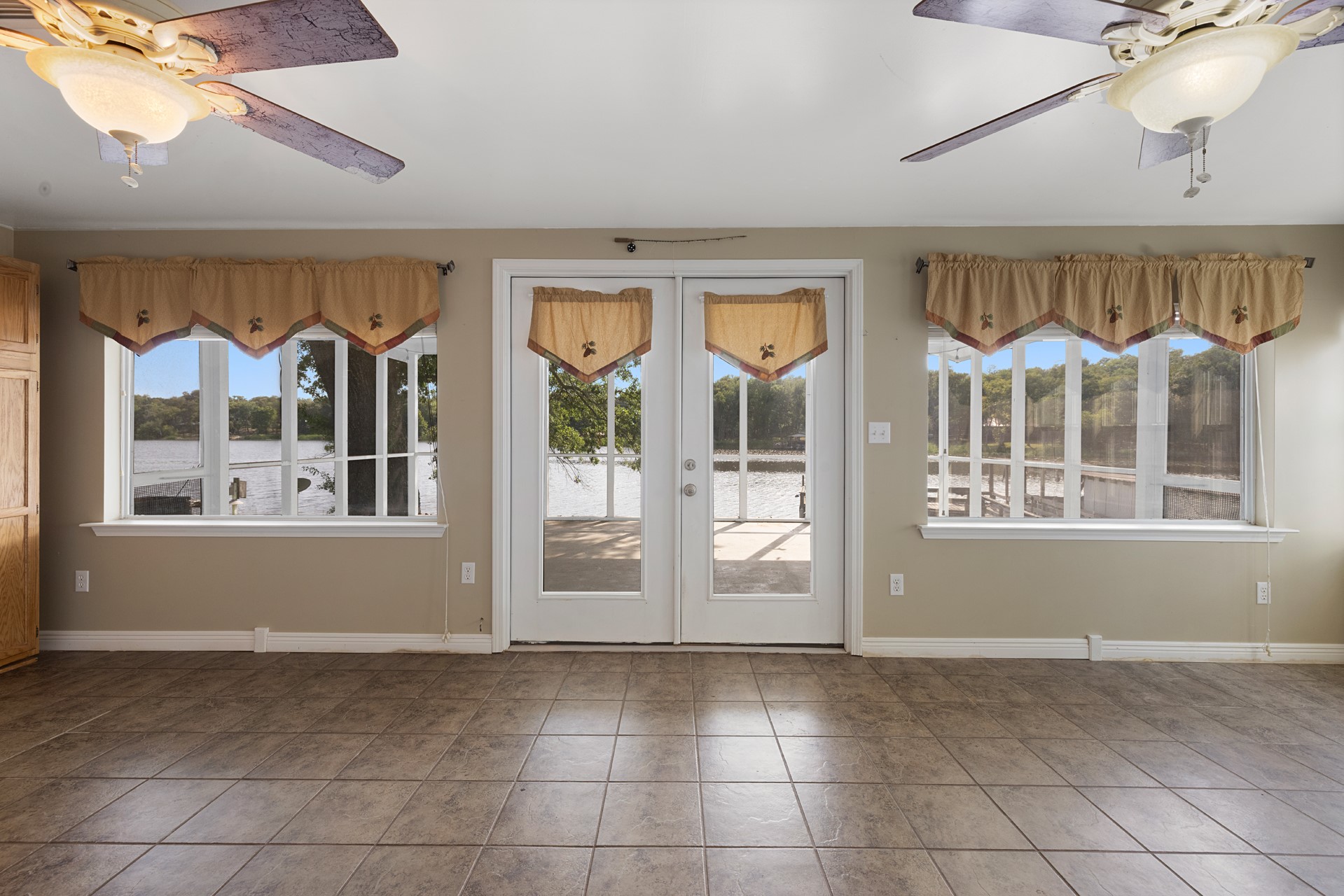 1068 Lakeside Property Photo 13