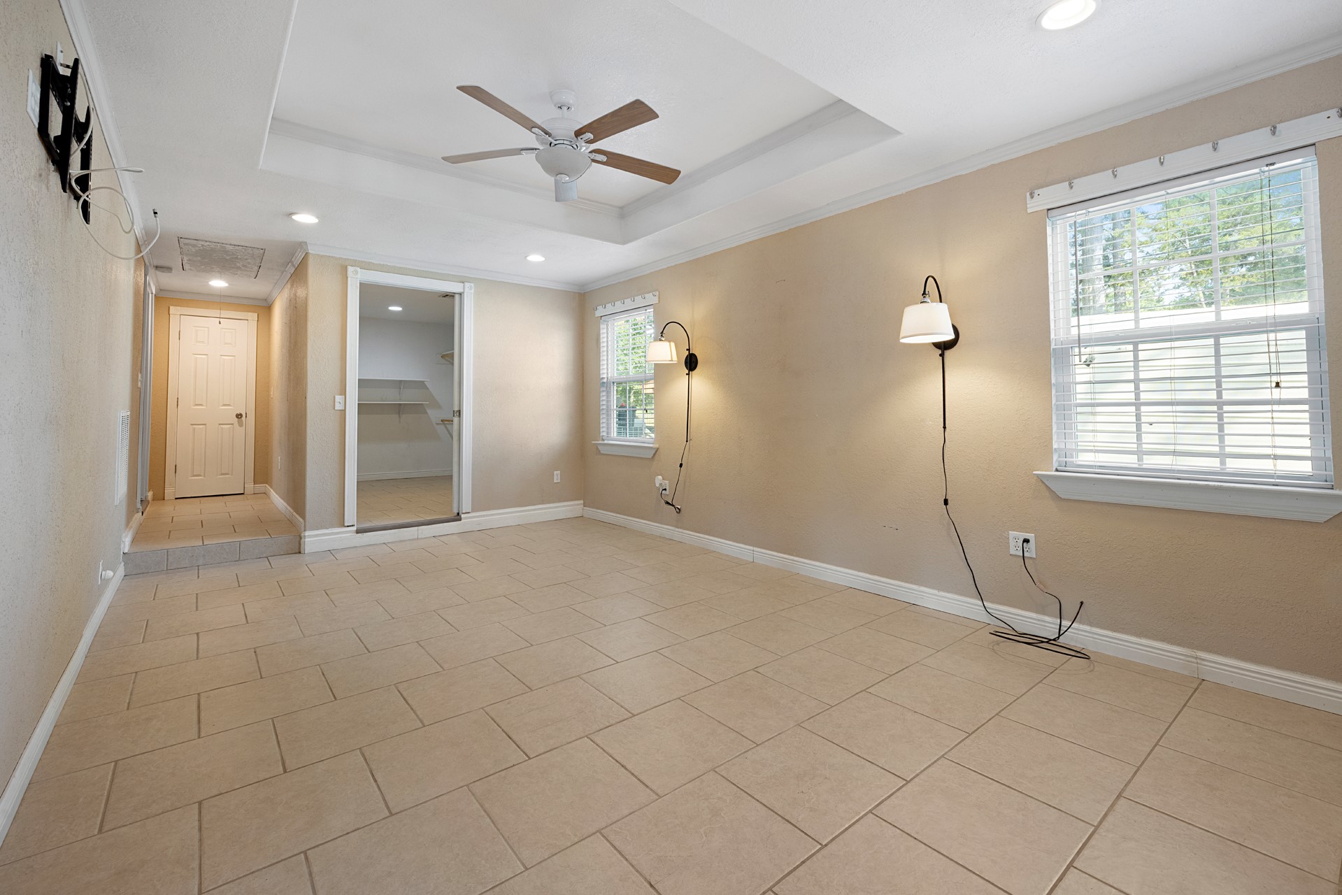 1068 Lakeside Property Photo 16