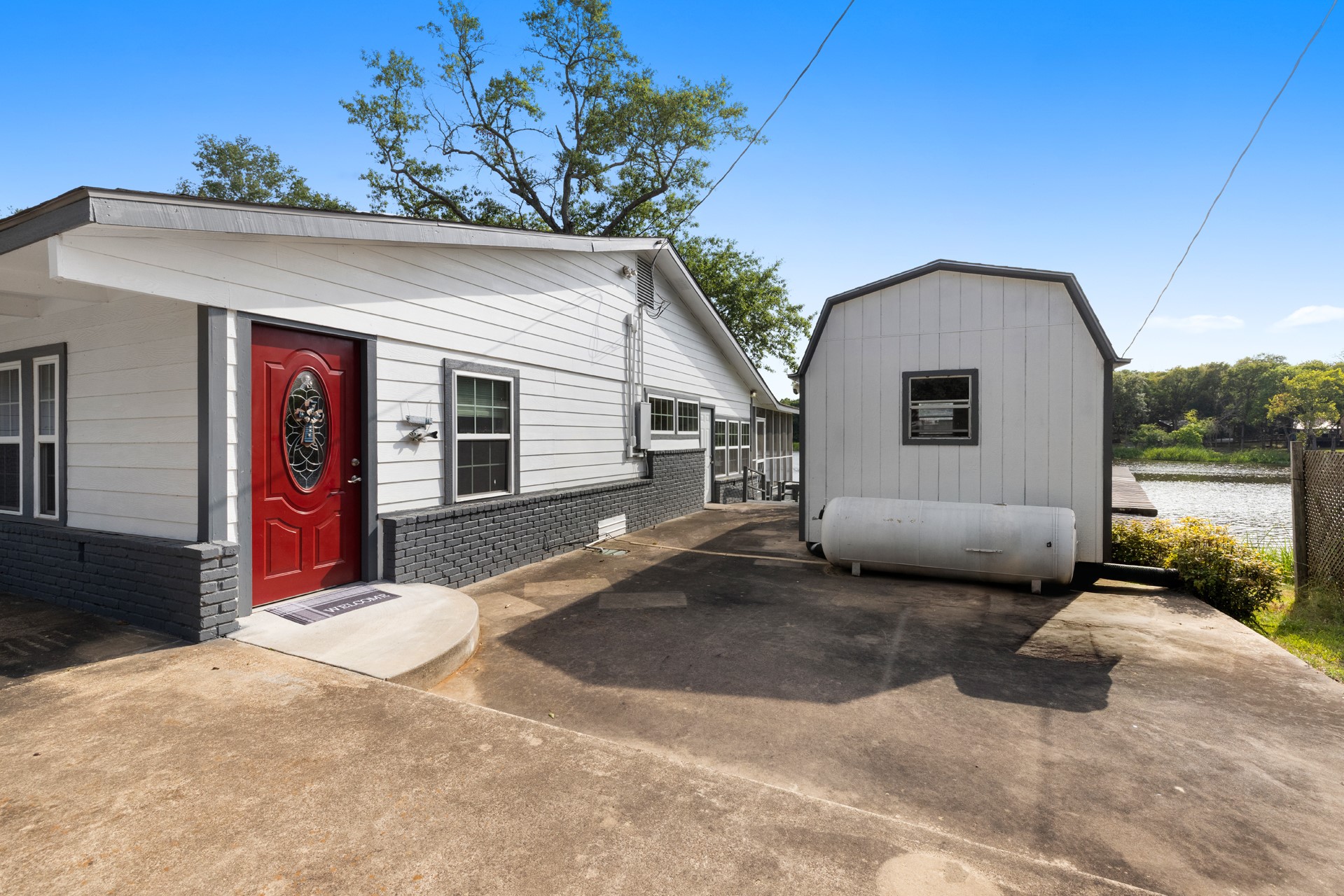 1068 Lakeside Property Photo 33