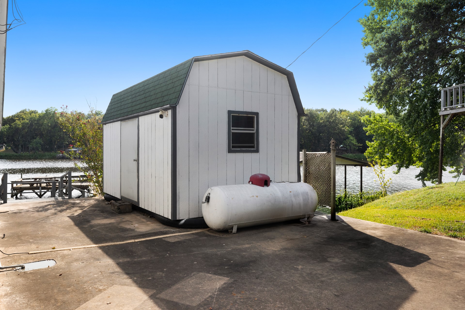 1068 Lakeside Property Photo 34