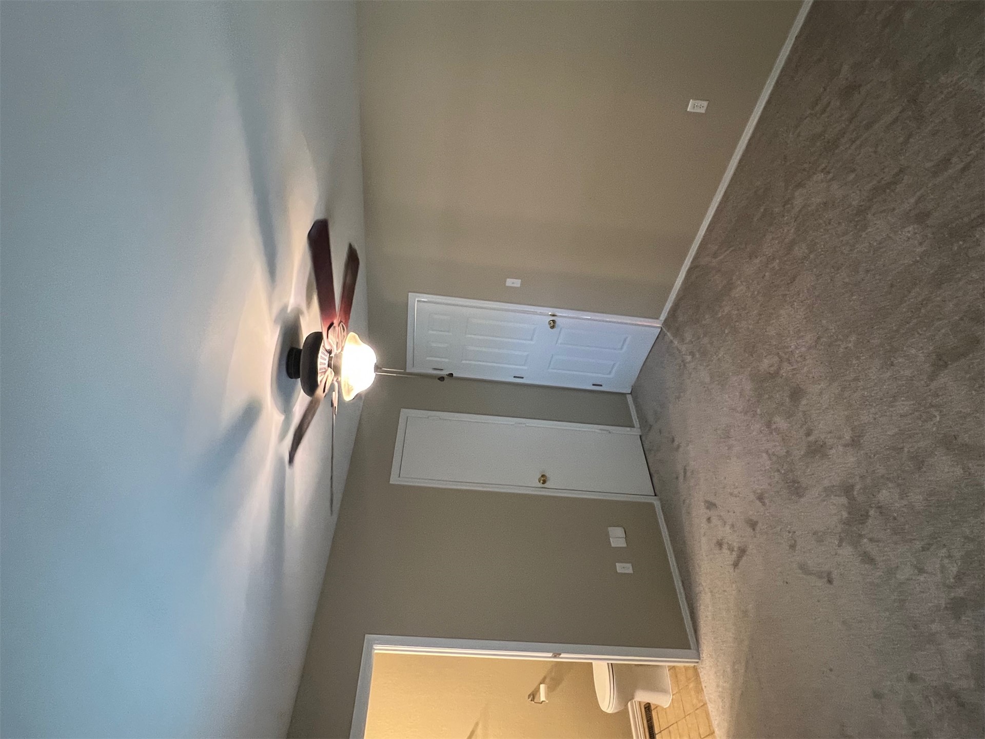 538 E 138th Place Property Photo 11