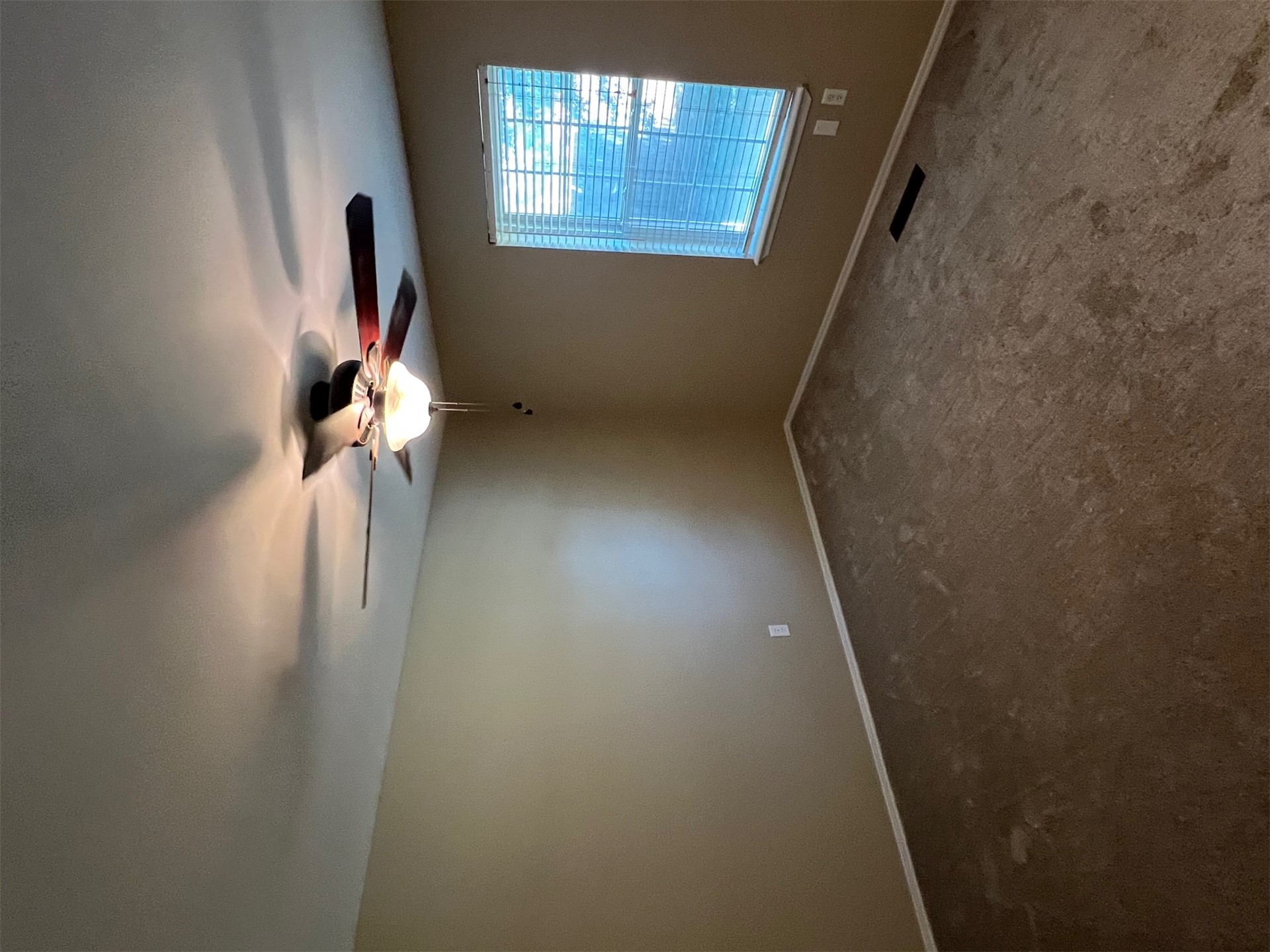 538 E 138th Place Property Photo 12