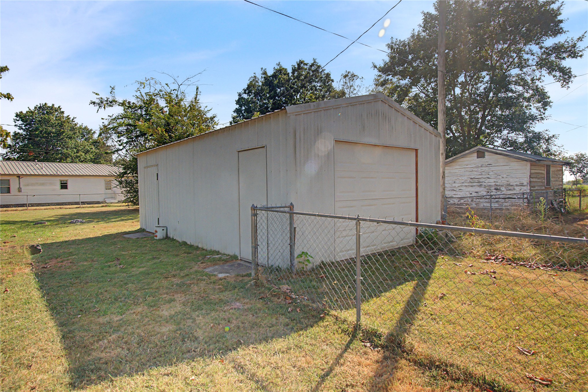820 W Jefferson Avenue Property Photo 3