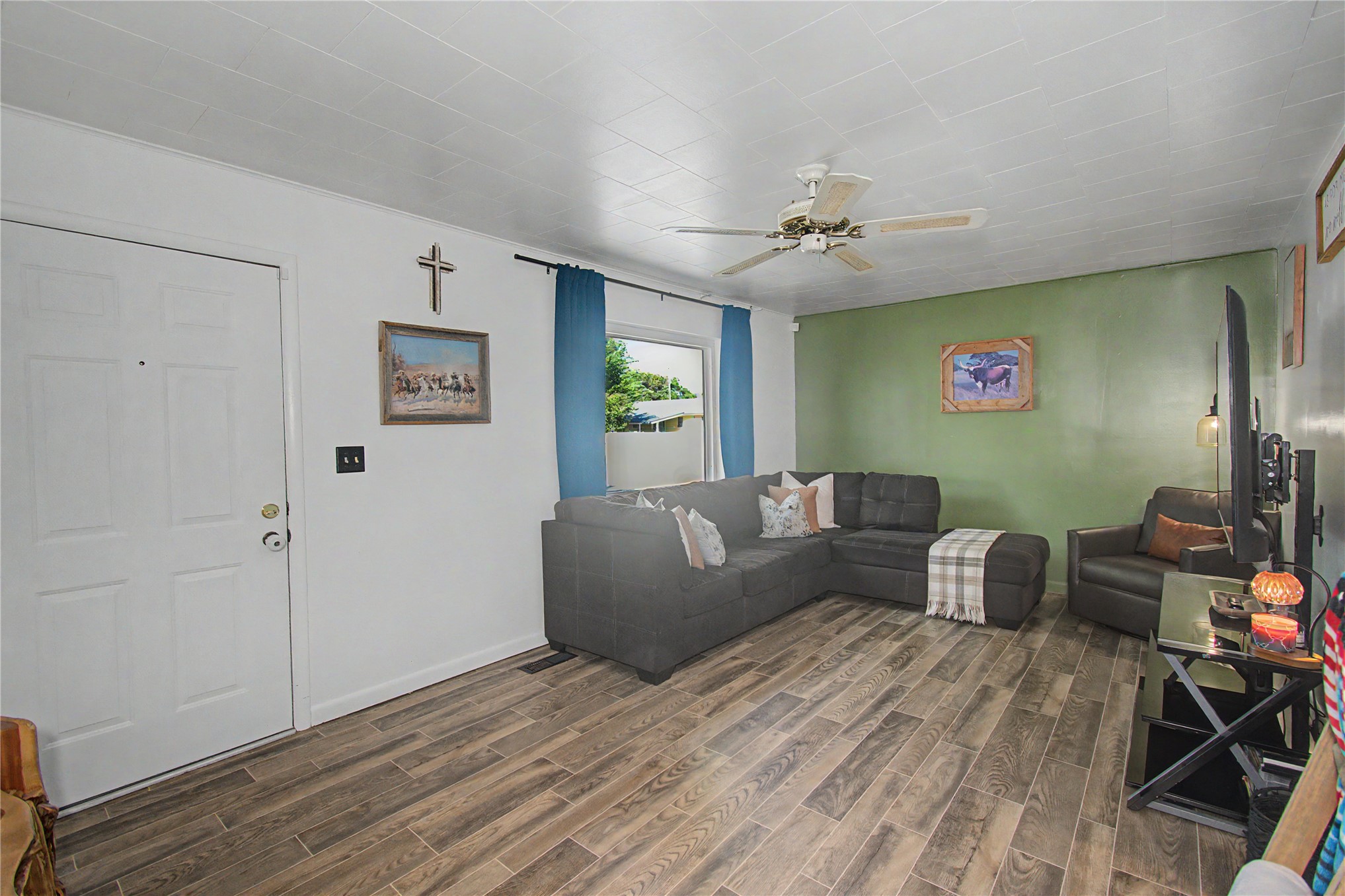 820 W Jefferson Avenue Property Photo 6