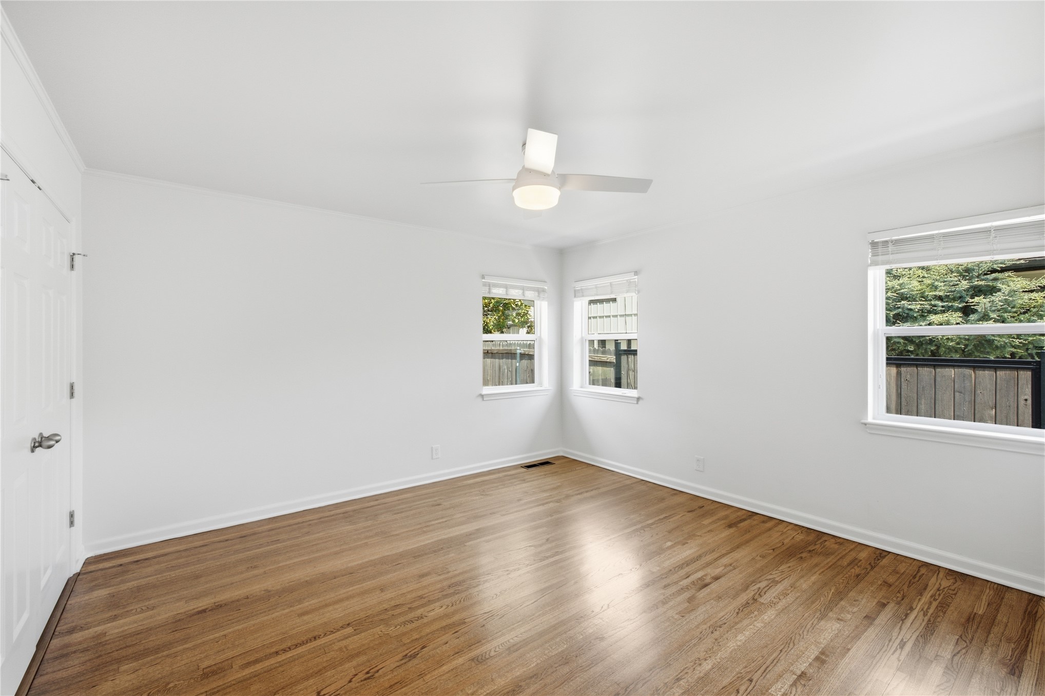 1567 E 22nd Street Property Photo 11