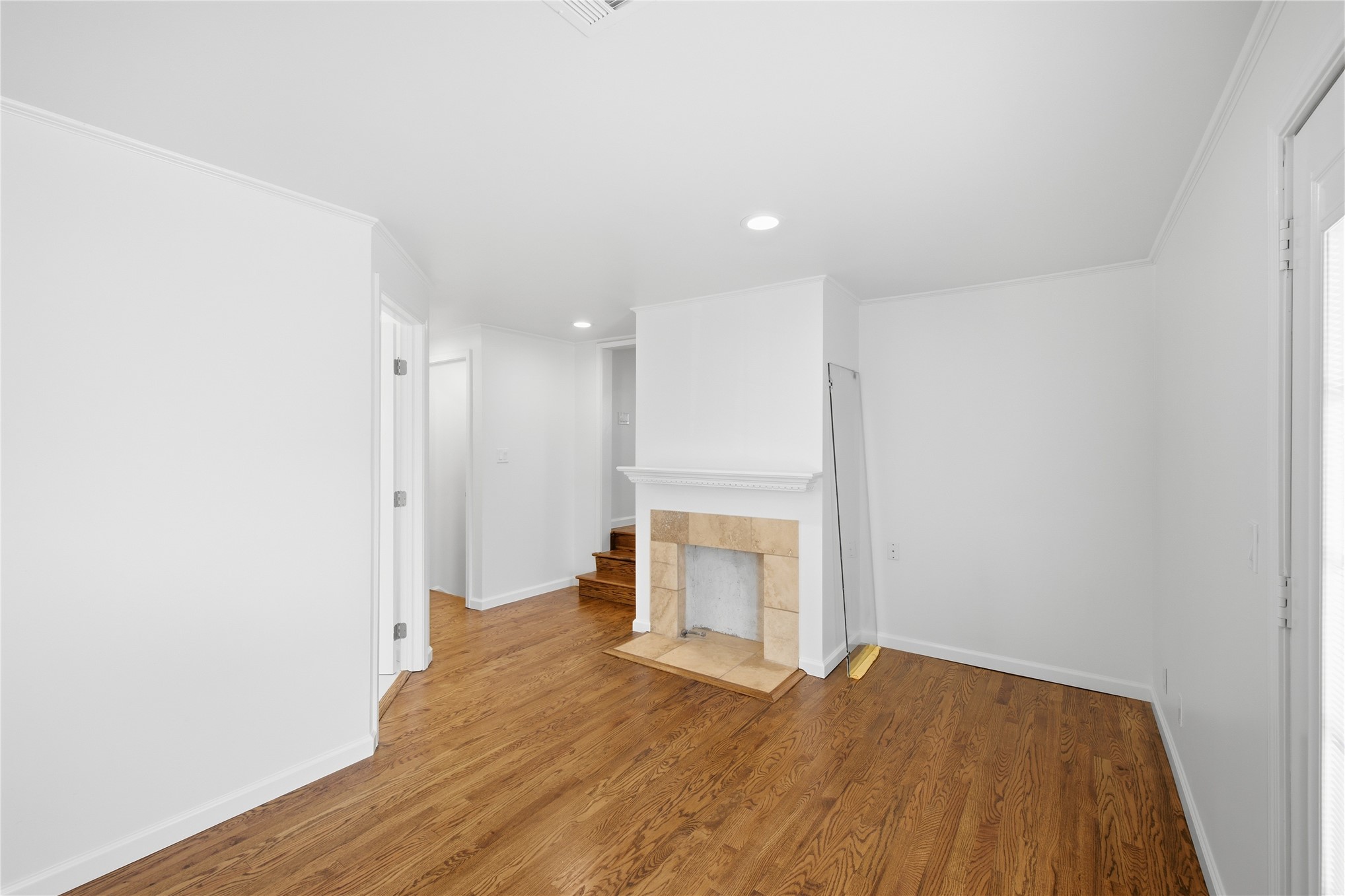 1567 E 22nd Street Property Photo 19