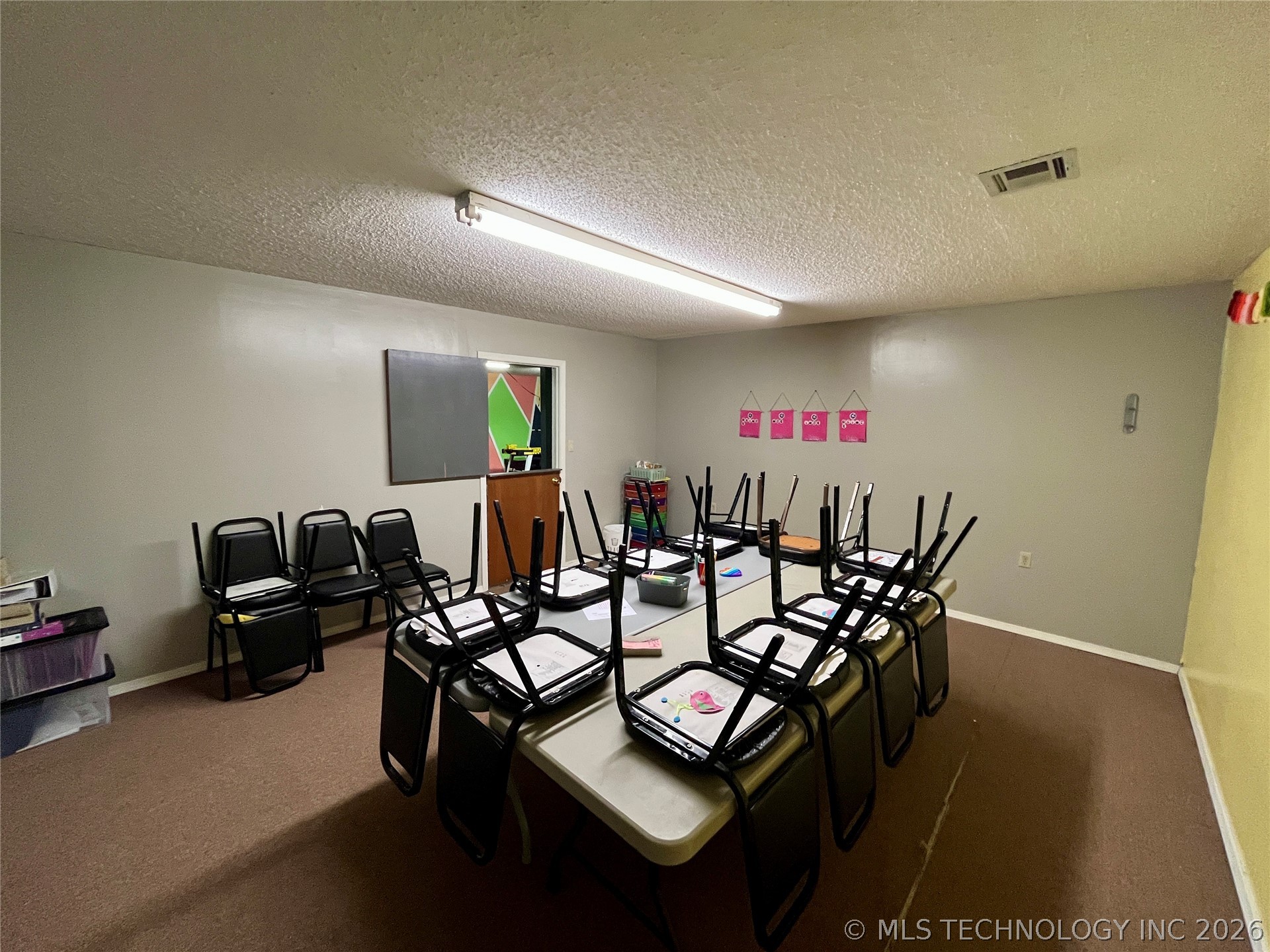 2710 S Cherokee Drive Property Photo 40