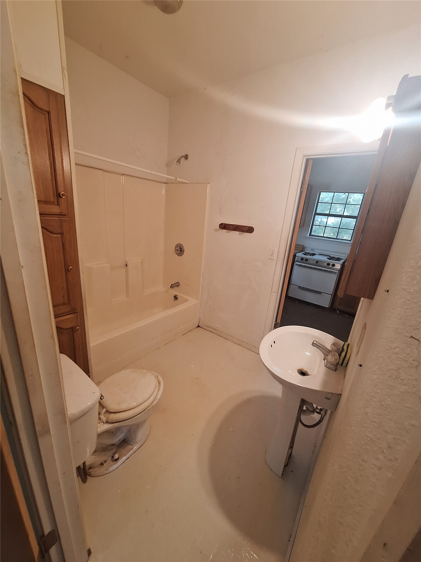 408 N J Street Property Photo 7