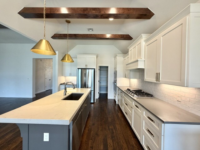 803 E Delmar Place Property Photo 3