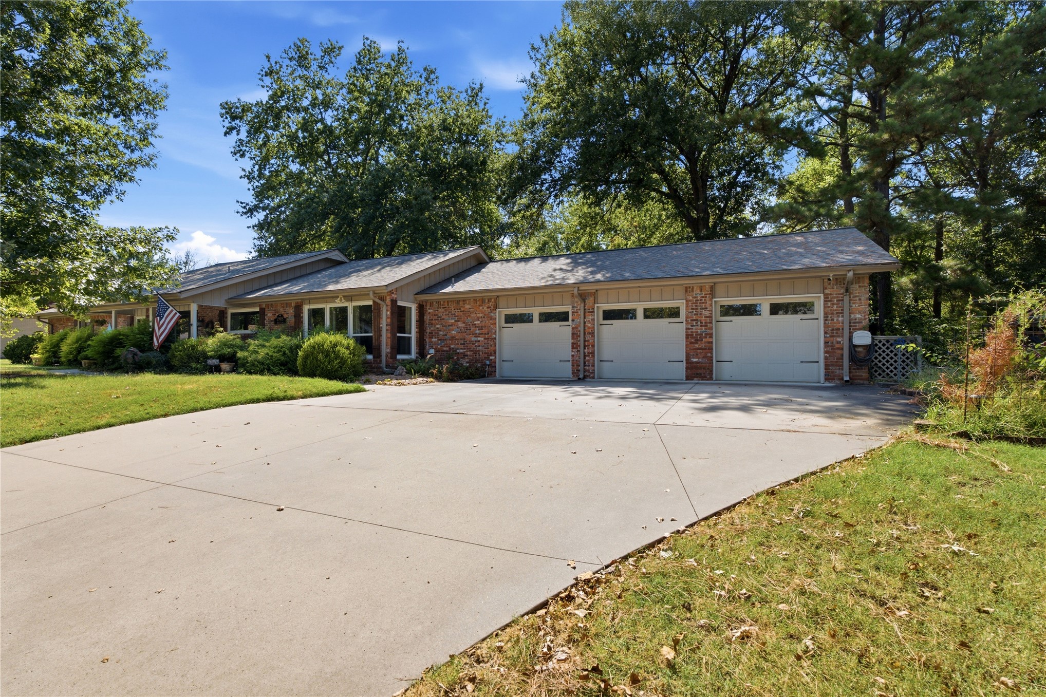 2905 Robin Lane Property Photo