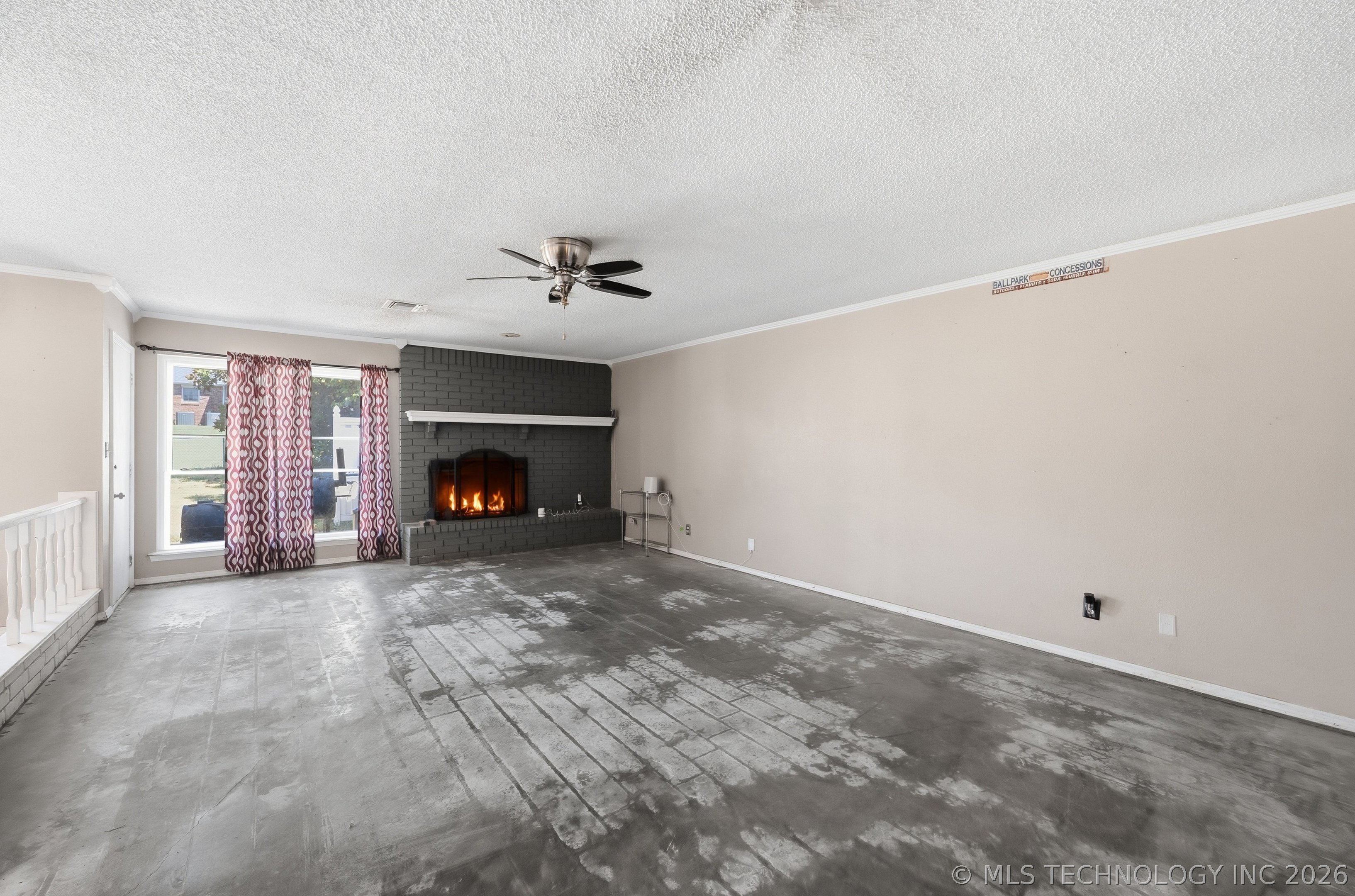 1016 E 13th Street Property Photo 5