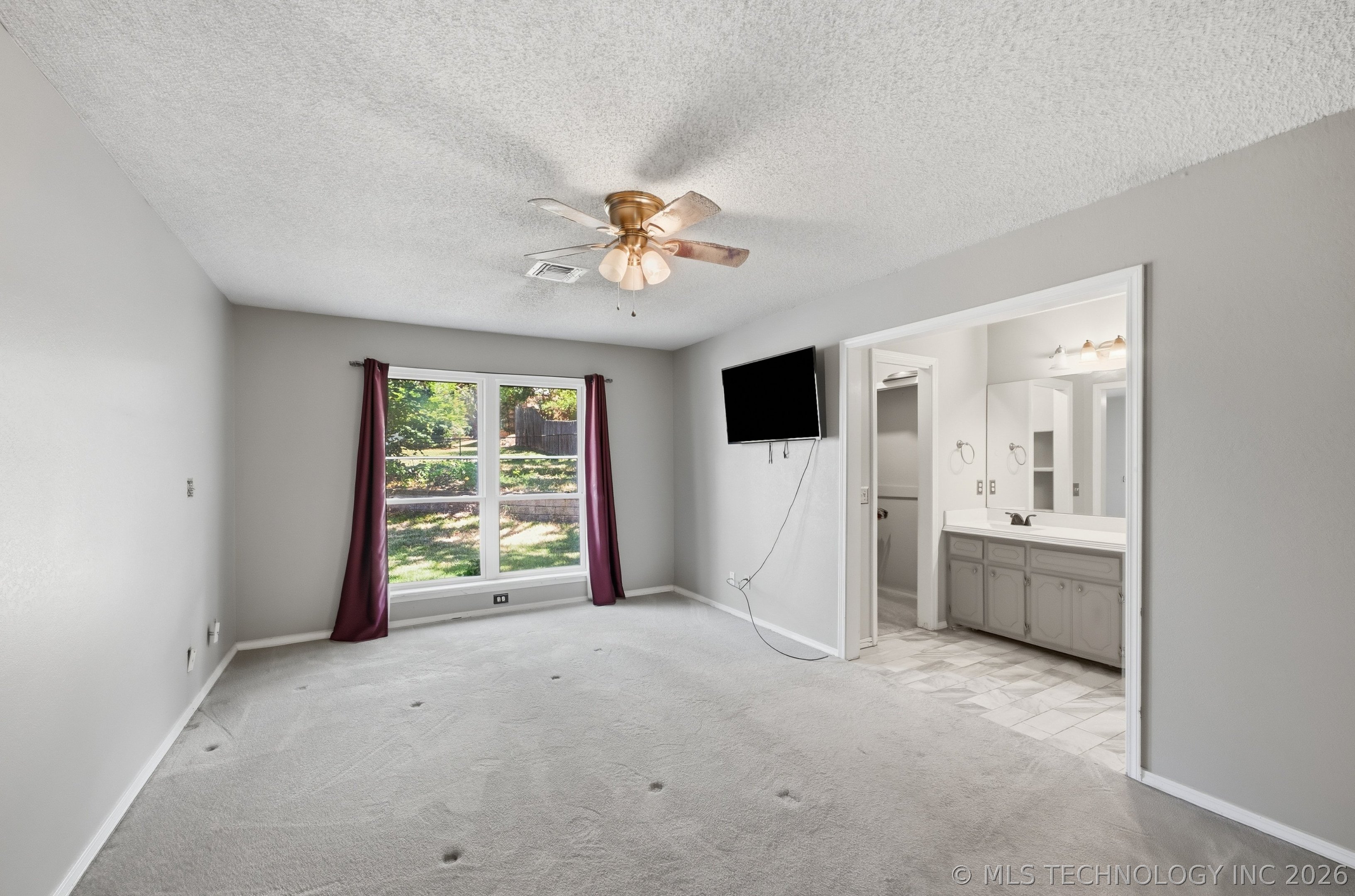1016 E 13th Street Property Photo 14