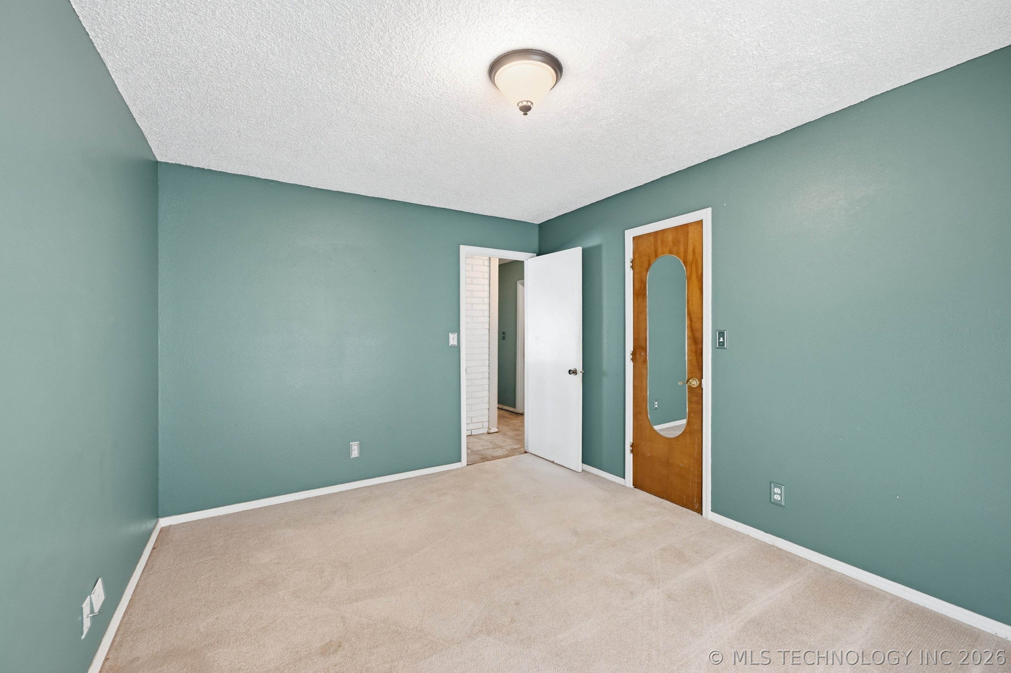 1016 E 13th Street Property Photo 20