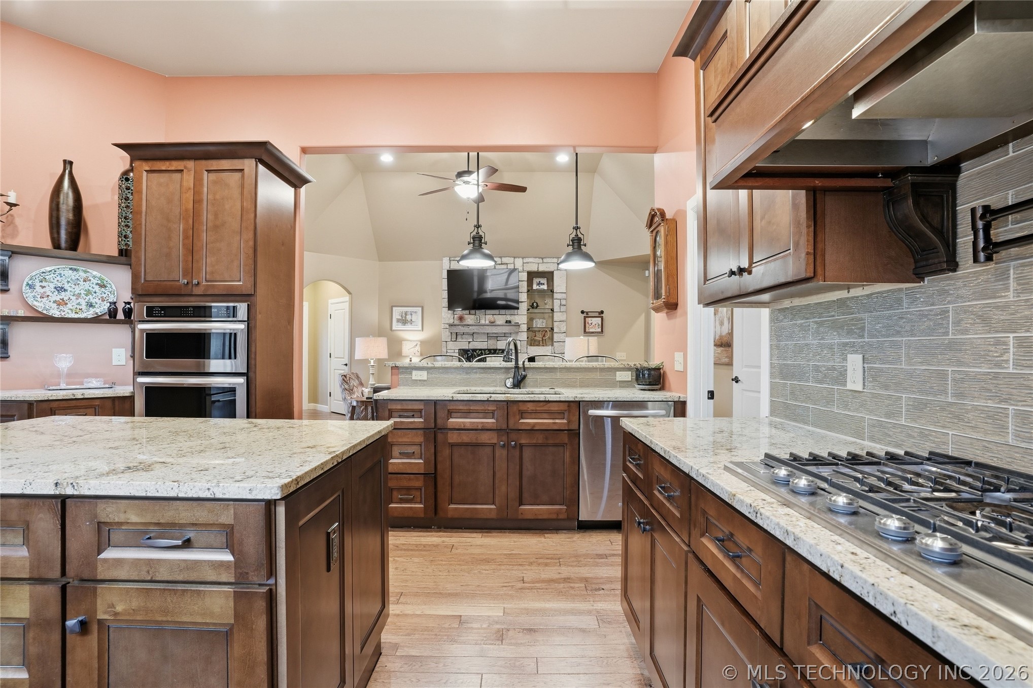 647 E Huntsville Place Property Photo 23