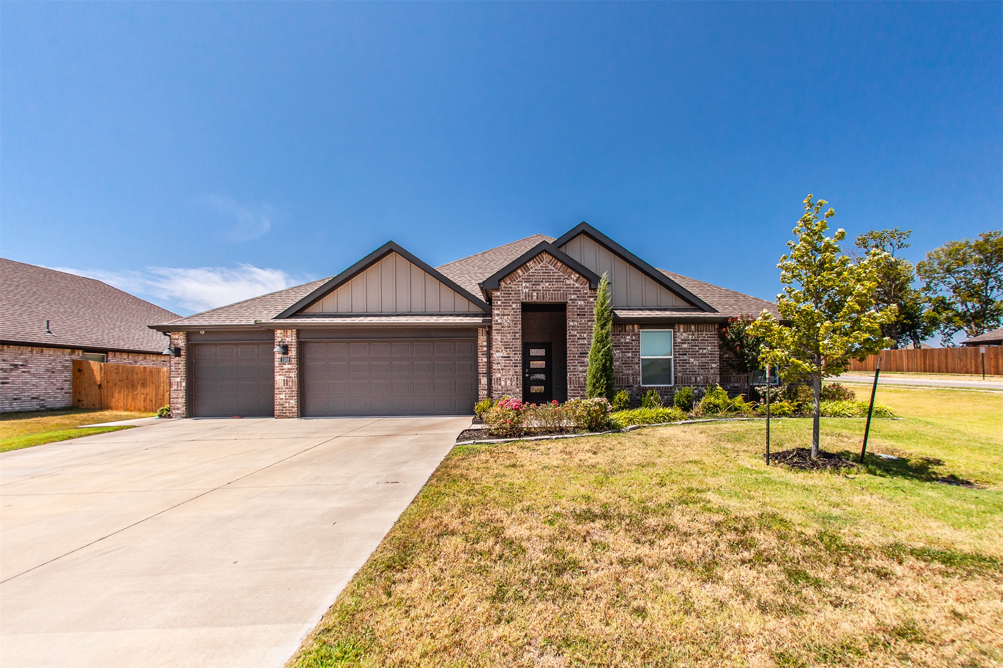 1502 S 72nd Place Property Photo 1