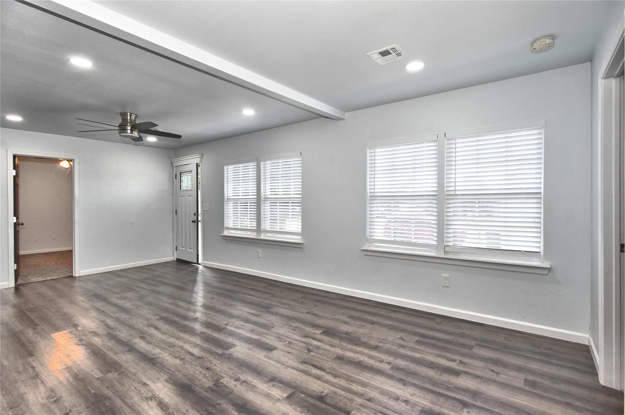 2401 W 49th Street Property Photo 7