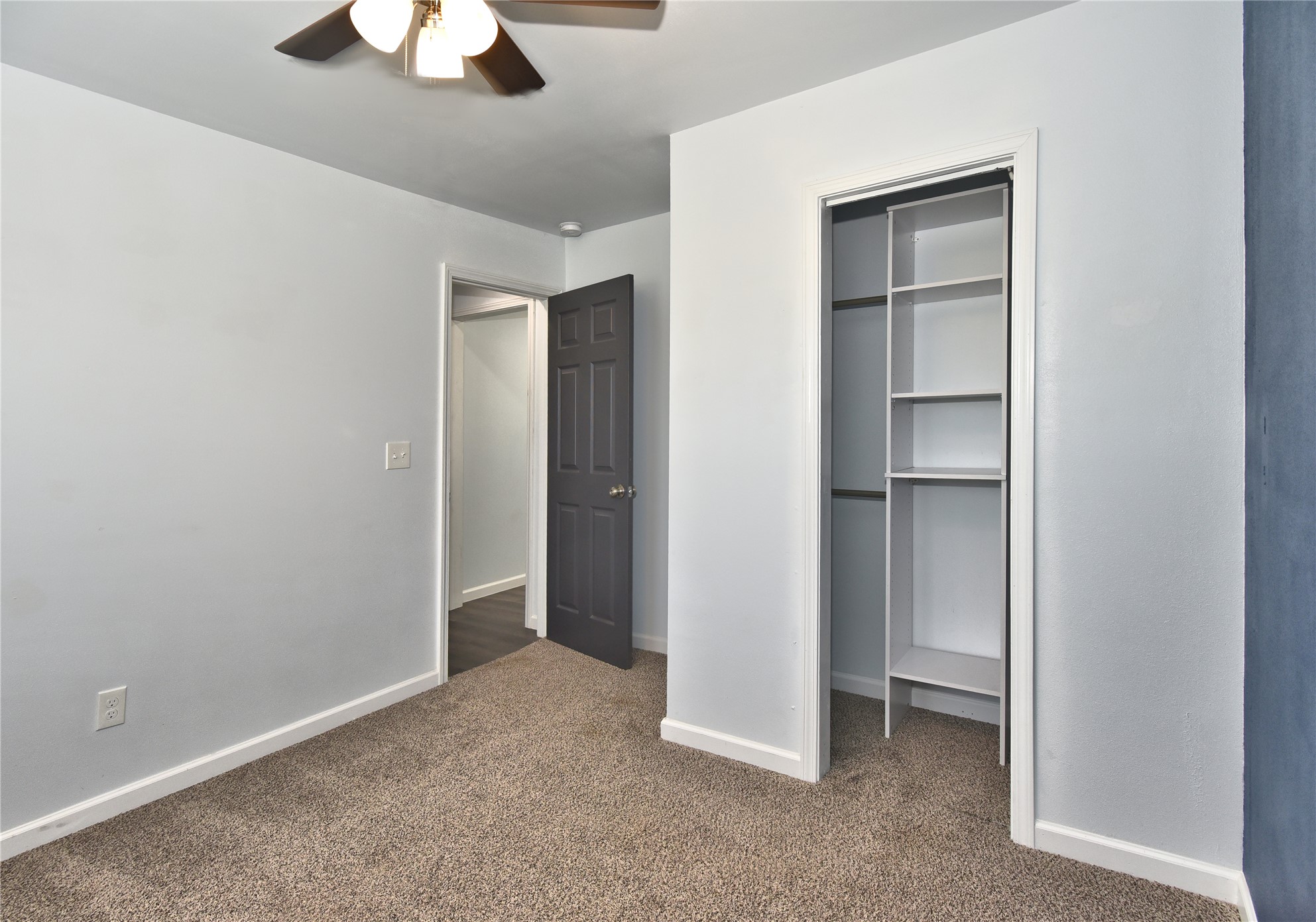 2401 W 49th Street Property Photo 14