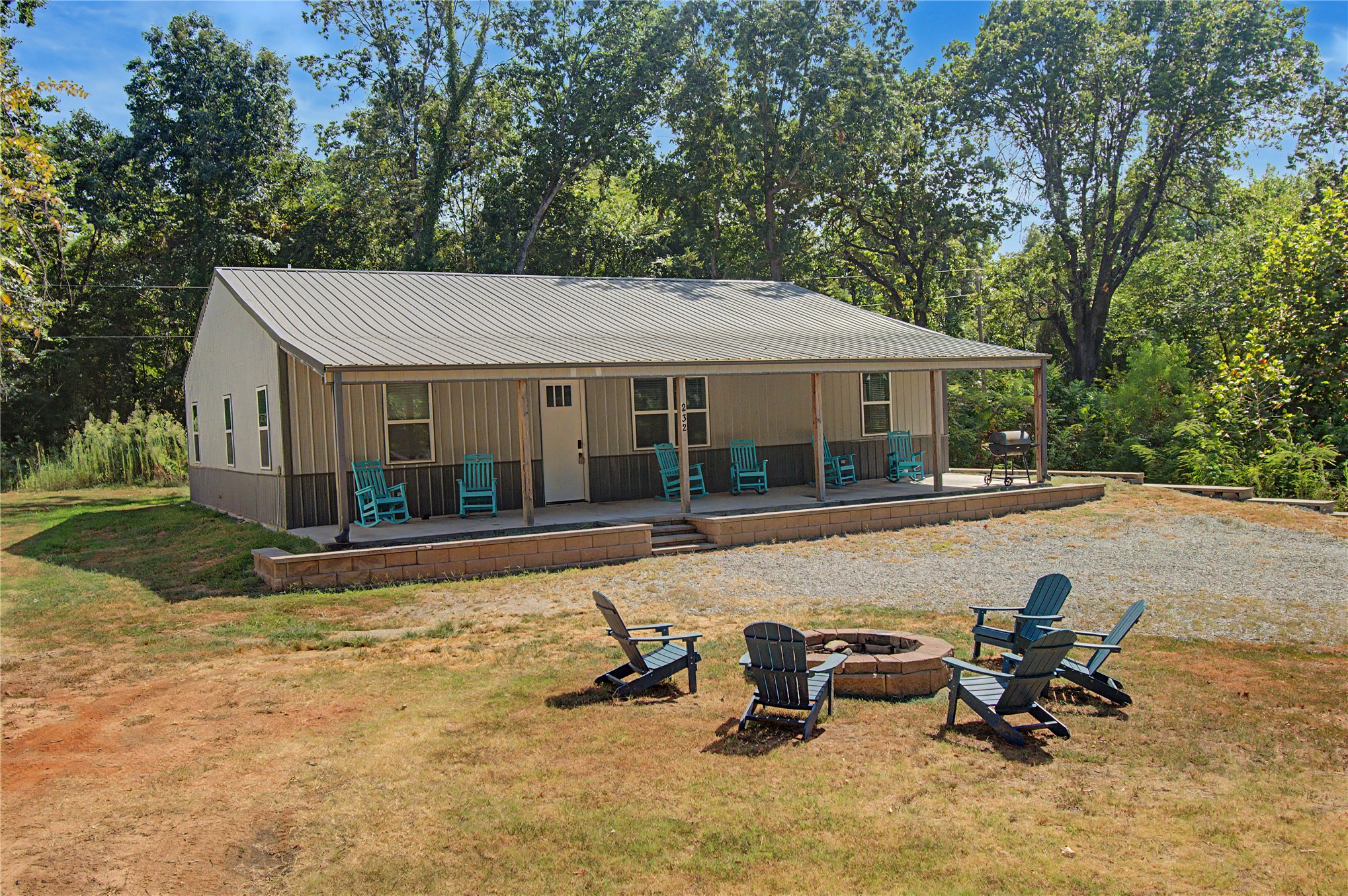 232 Oak Hollow Road Property Photo 1
