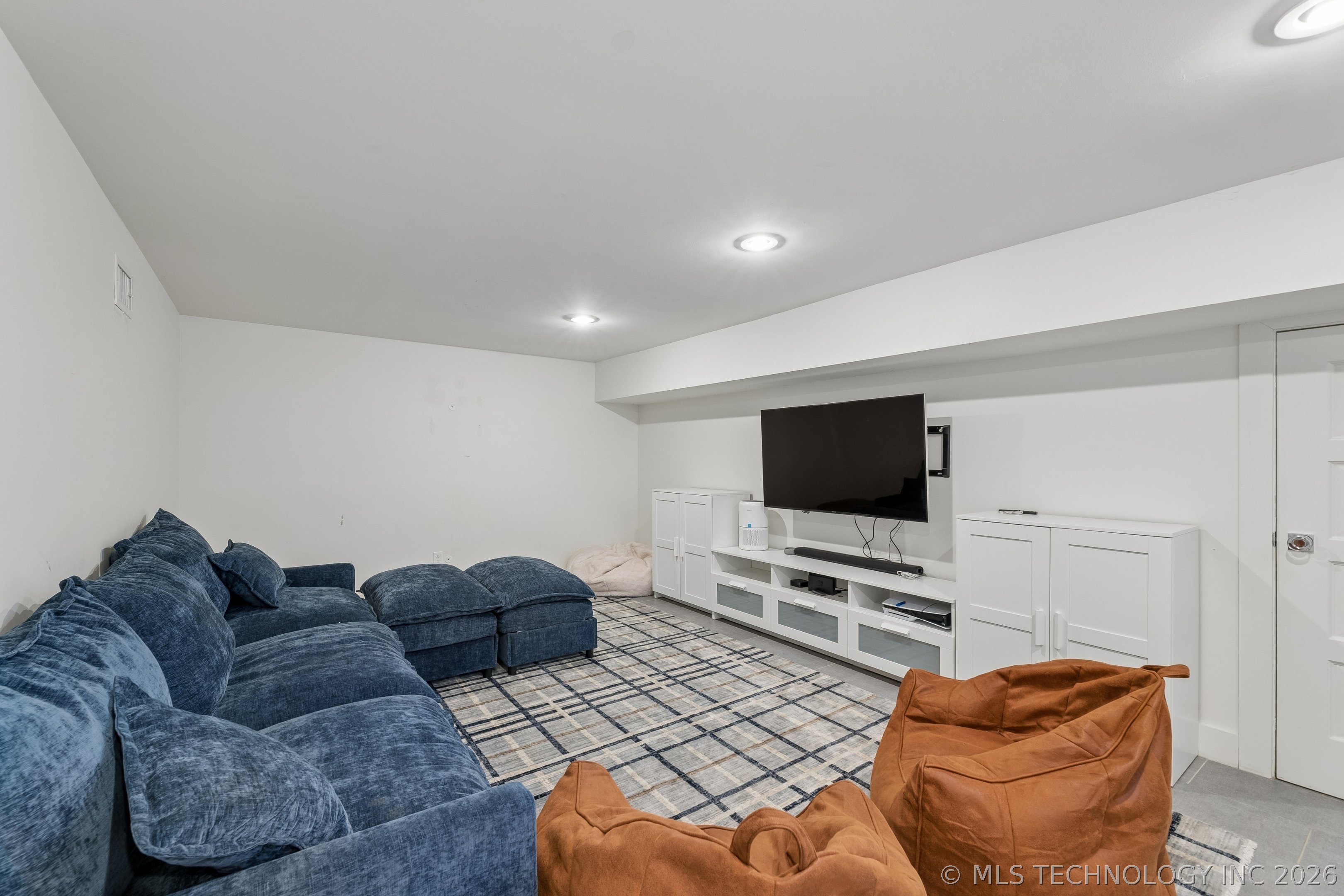 3325 S Troost Avenue Property Photo 31