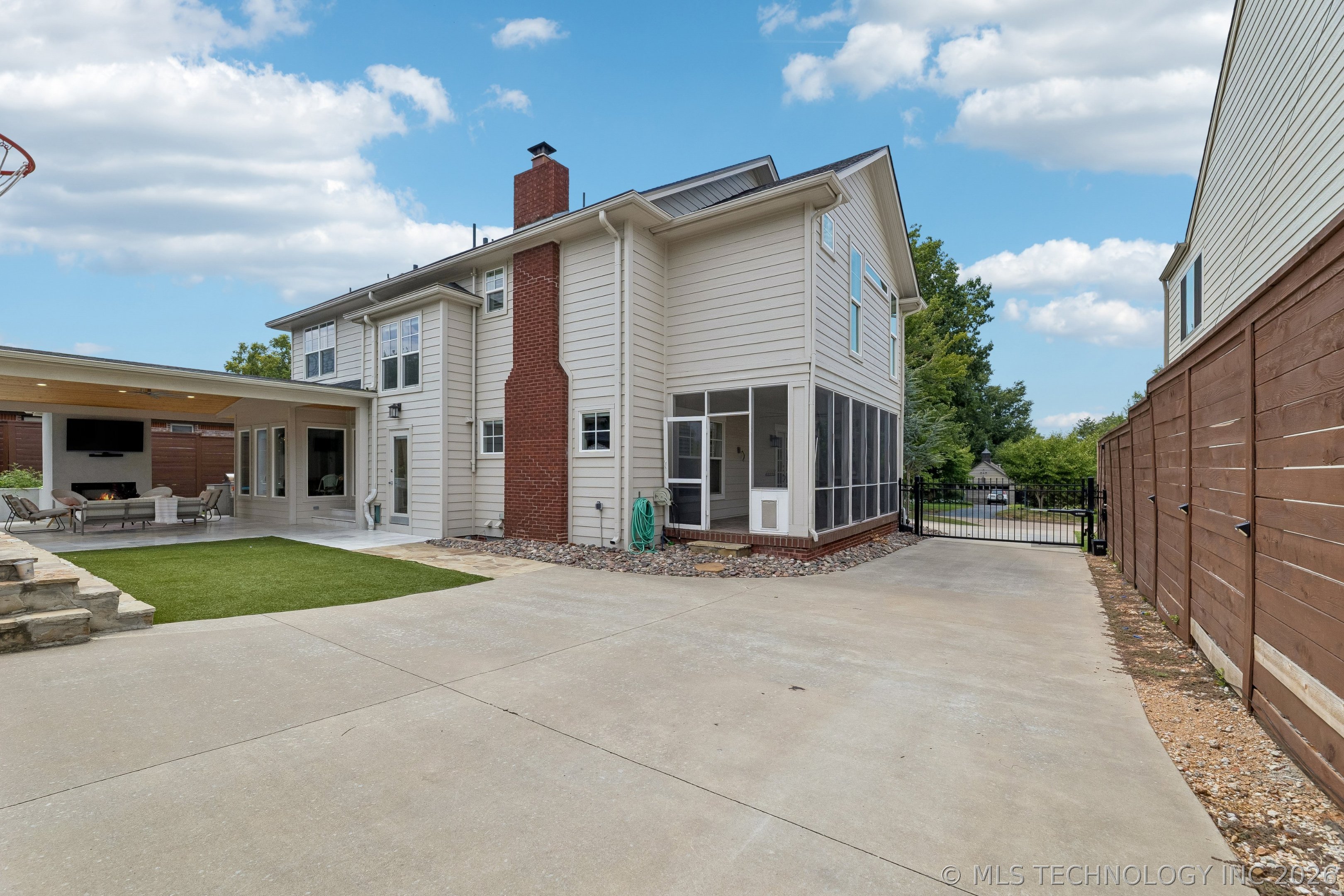 3325 S Troost Avenue Property Photo 45