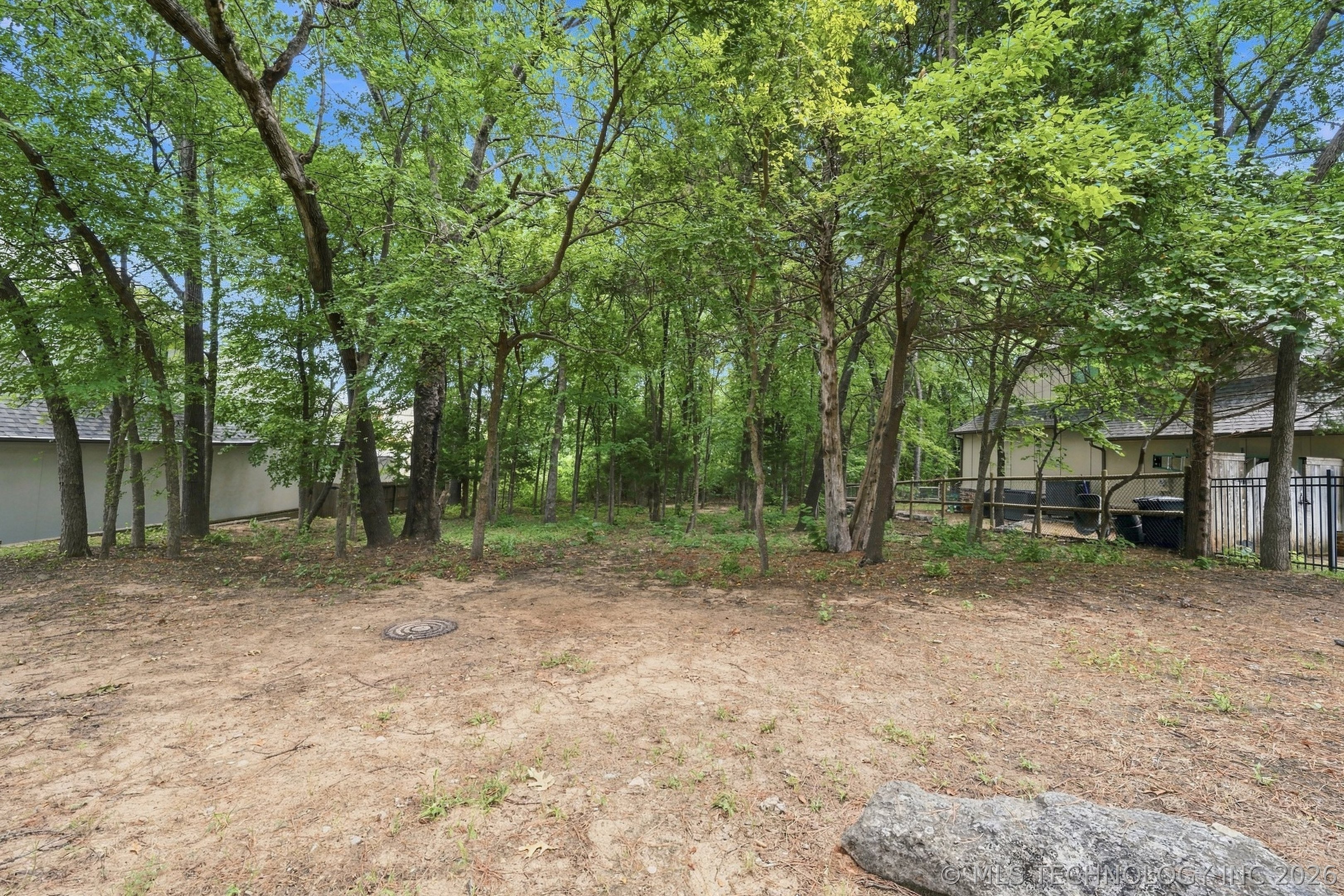 8301 S Urbana Avenue Property Photo 6