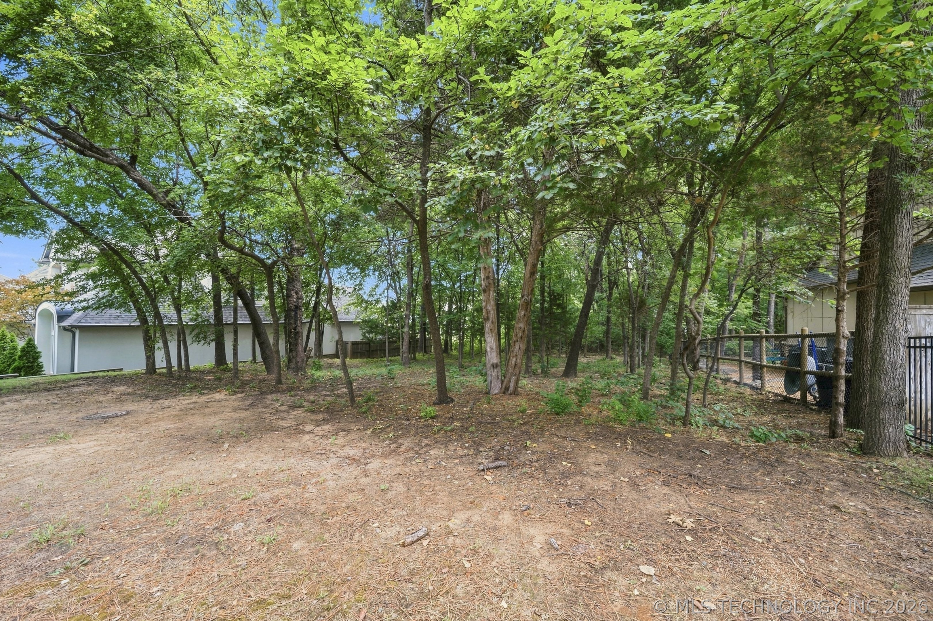 8301 S Urbana Avenue Property Photo 7
