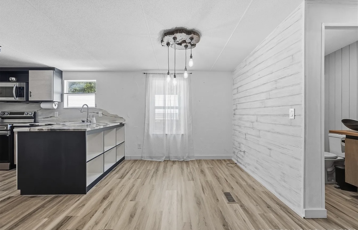 1080 Harvey Road Property Photo 4
